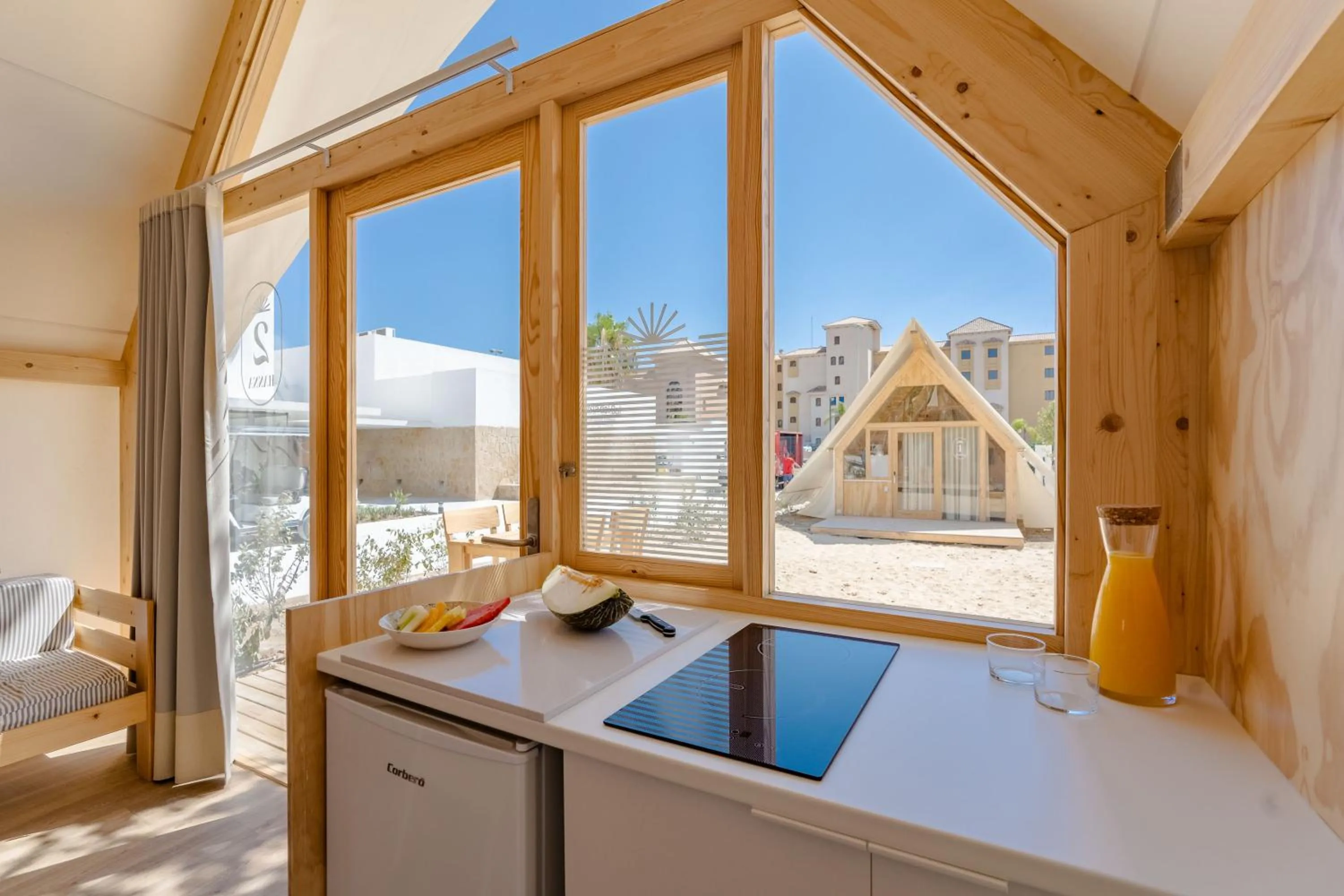 Photo of the whole room in Costa del Sol Glamping Village