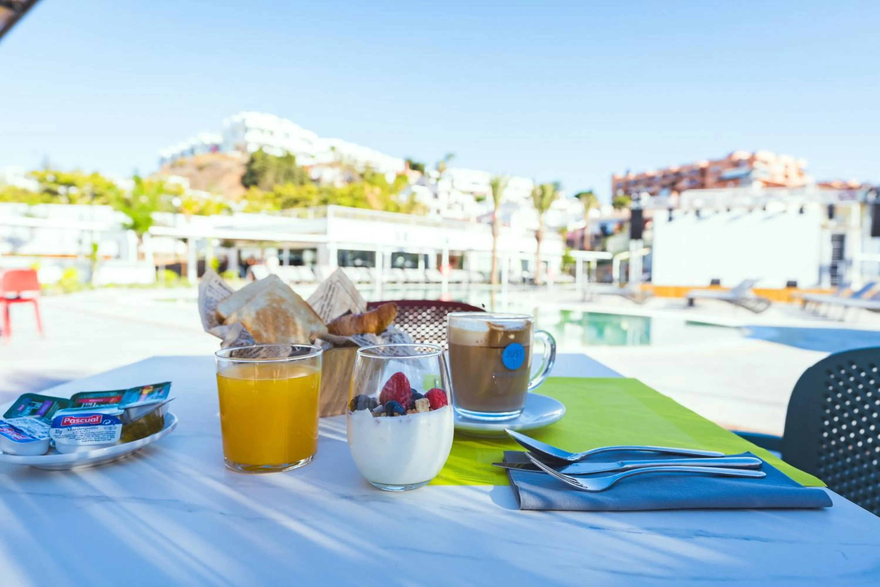 Breakfast in Costa del Sol Glamping Village