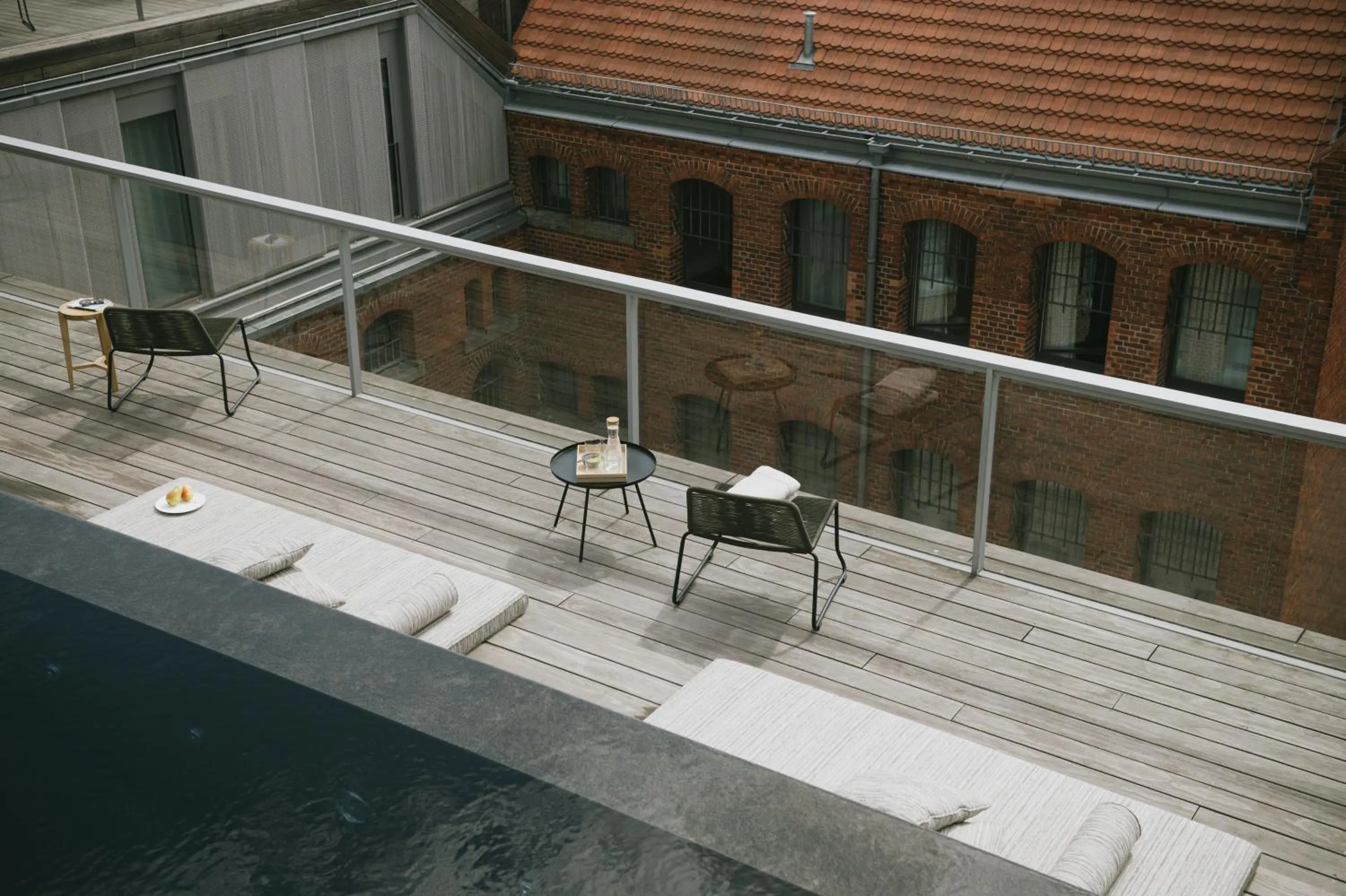 Swimming pool in Wilmina Apartments & Lofts