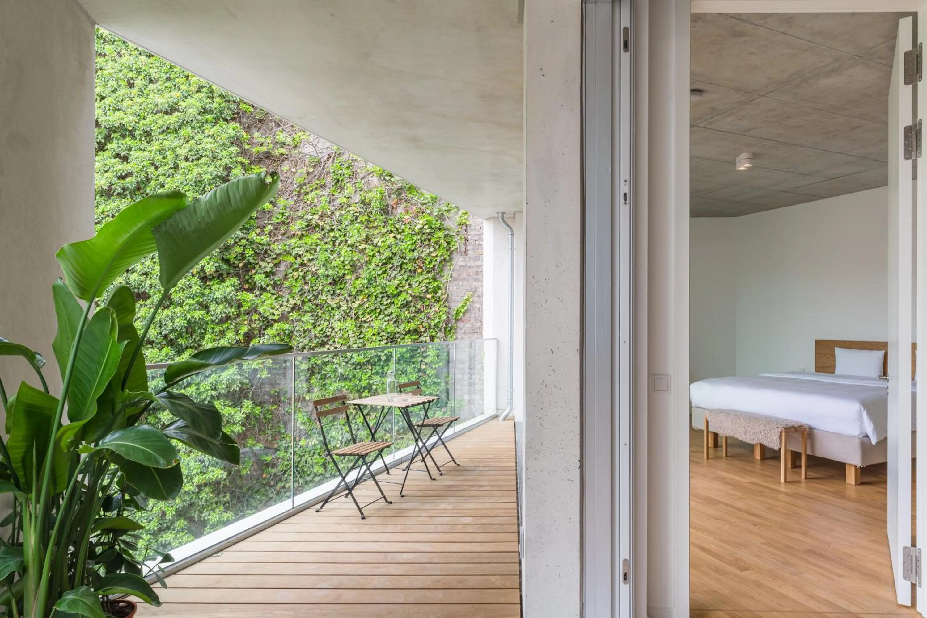 Balcony/Terrace, Bed in Wilmina Apartments & Lofts