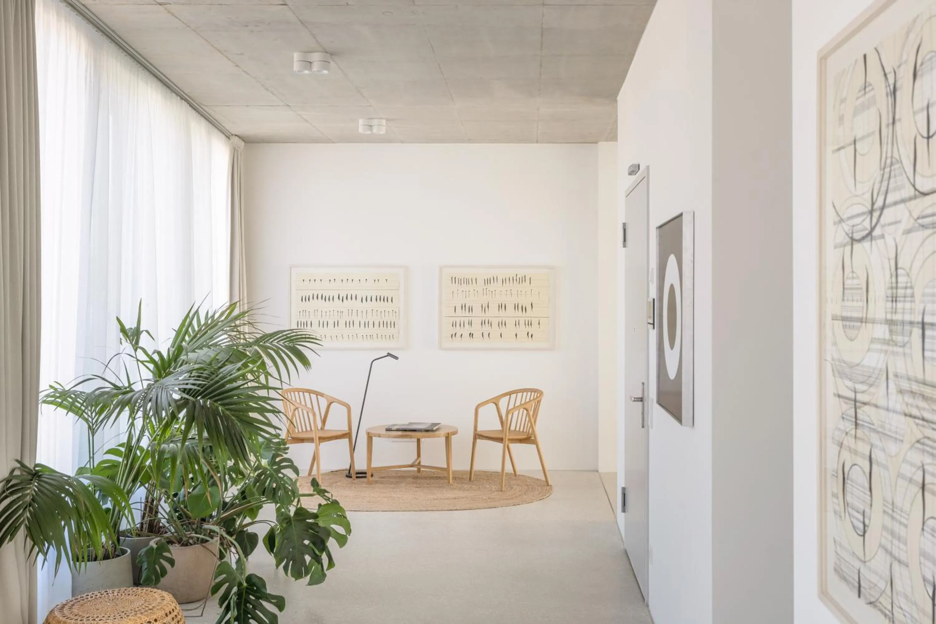 Seating area in Wilmina Apartments & Lofts