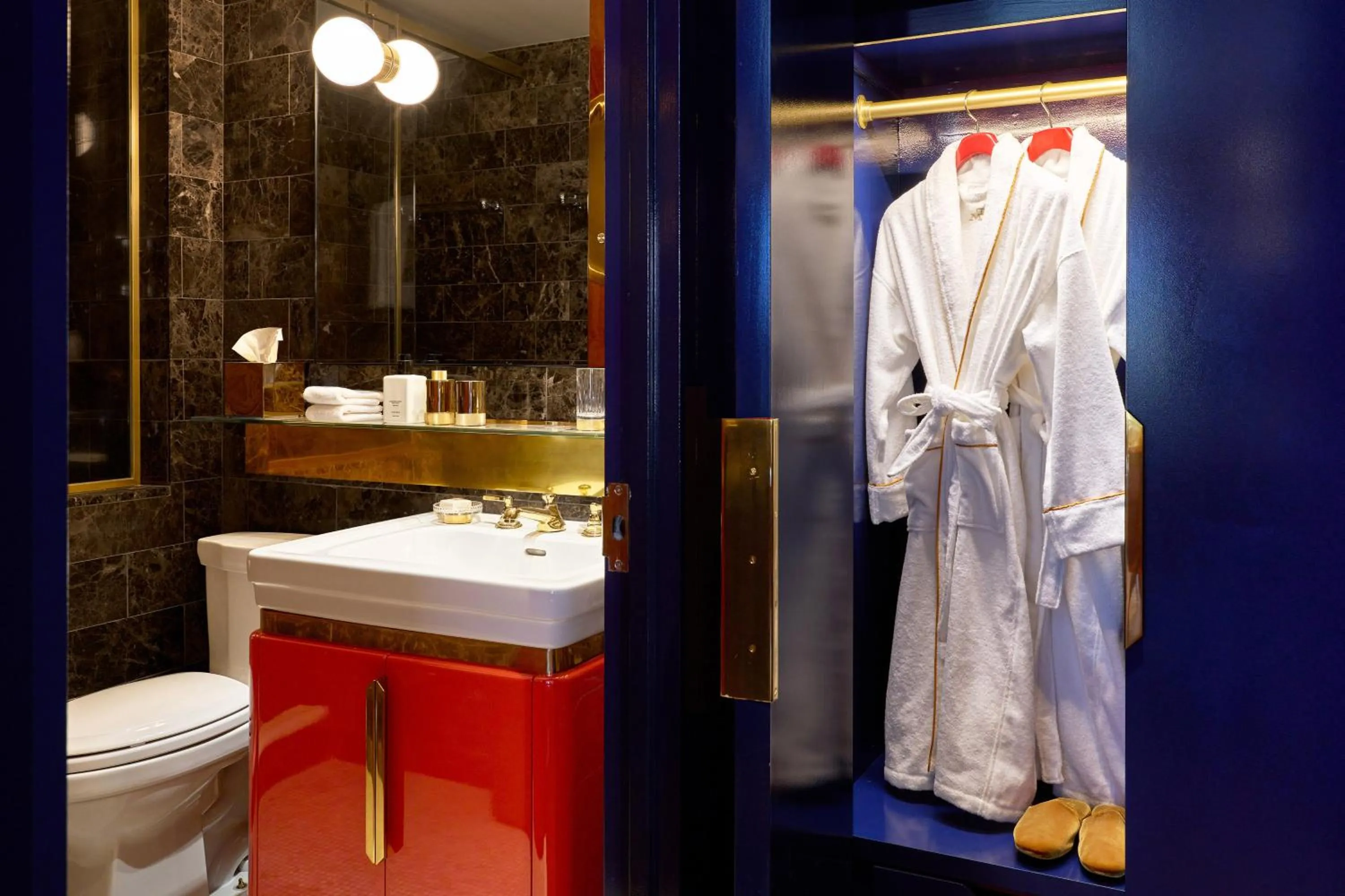 Bathroom in The Manner, The Unbound Collection by Hyatt