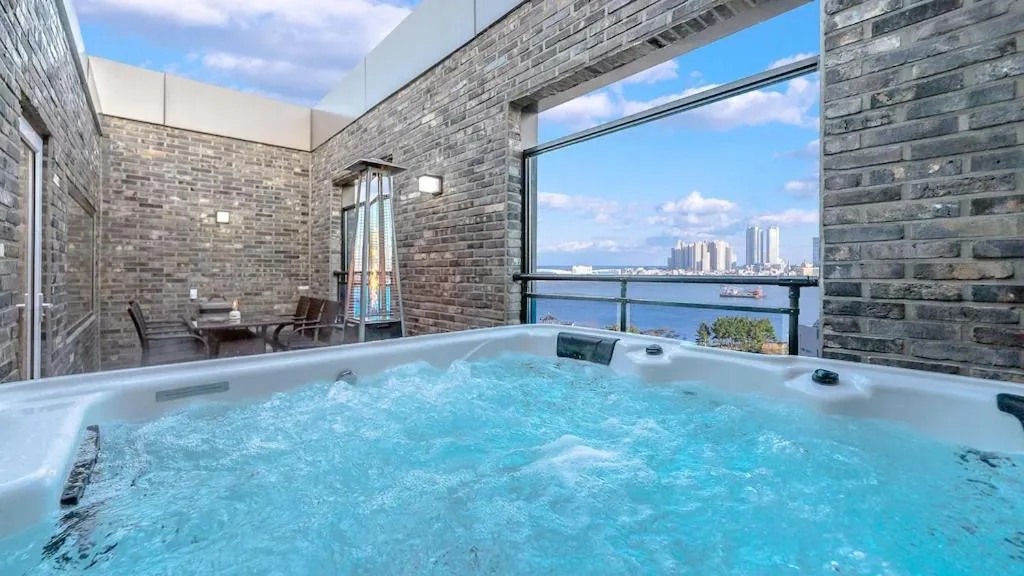 Hot Tub in Hotel Haedeun