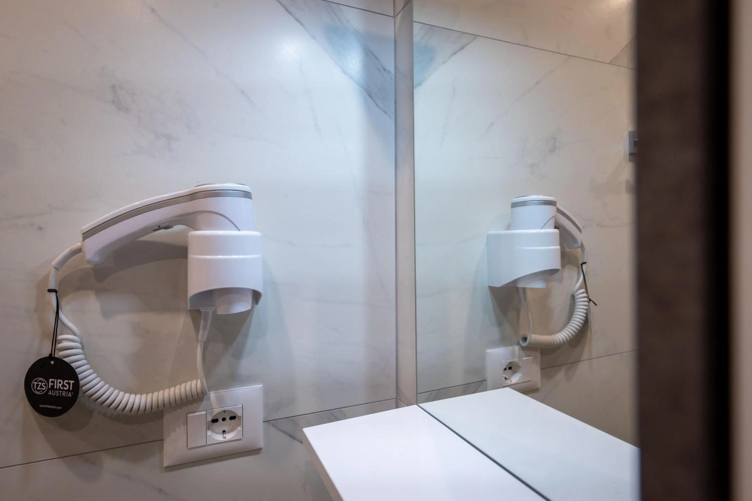 Shower in Hotel Flori