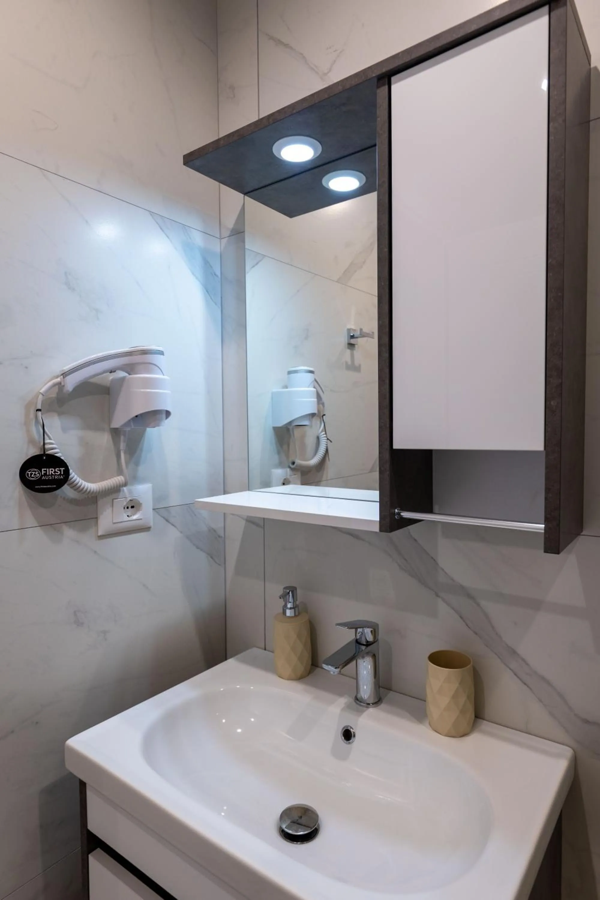 Bathroom in Hotel Flori