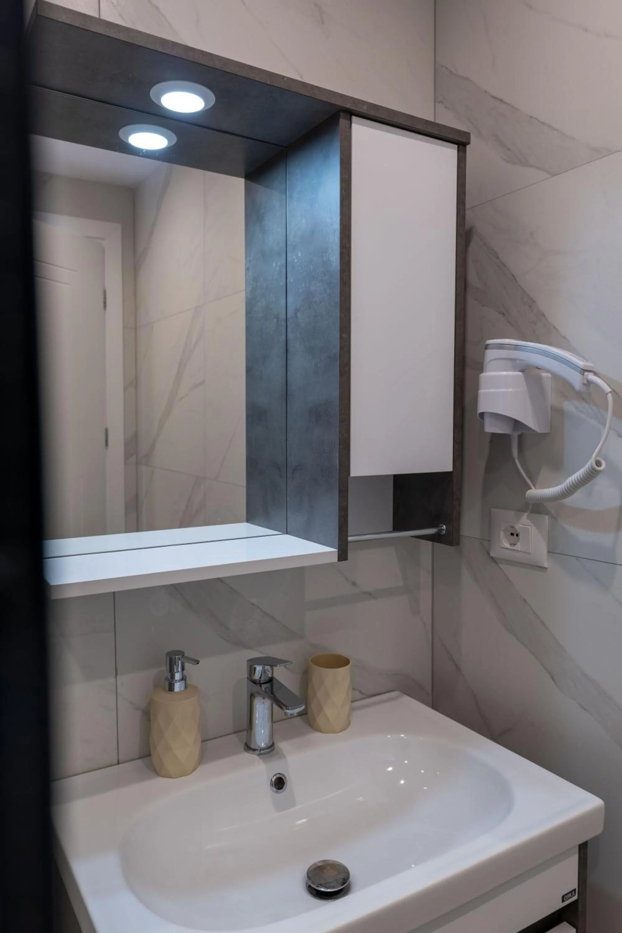 Shower in Hotel Flori