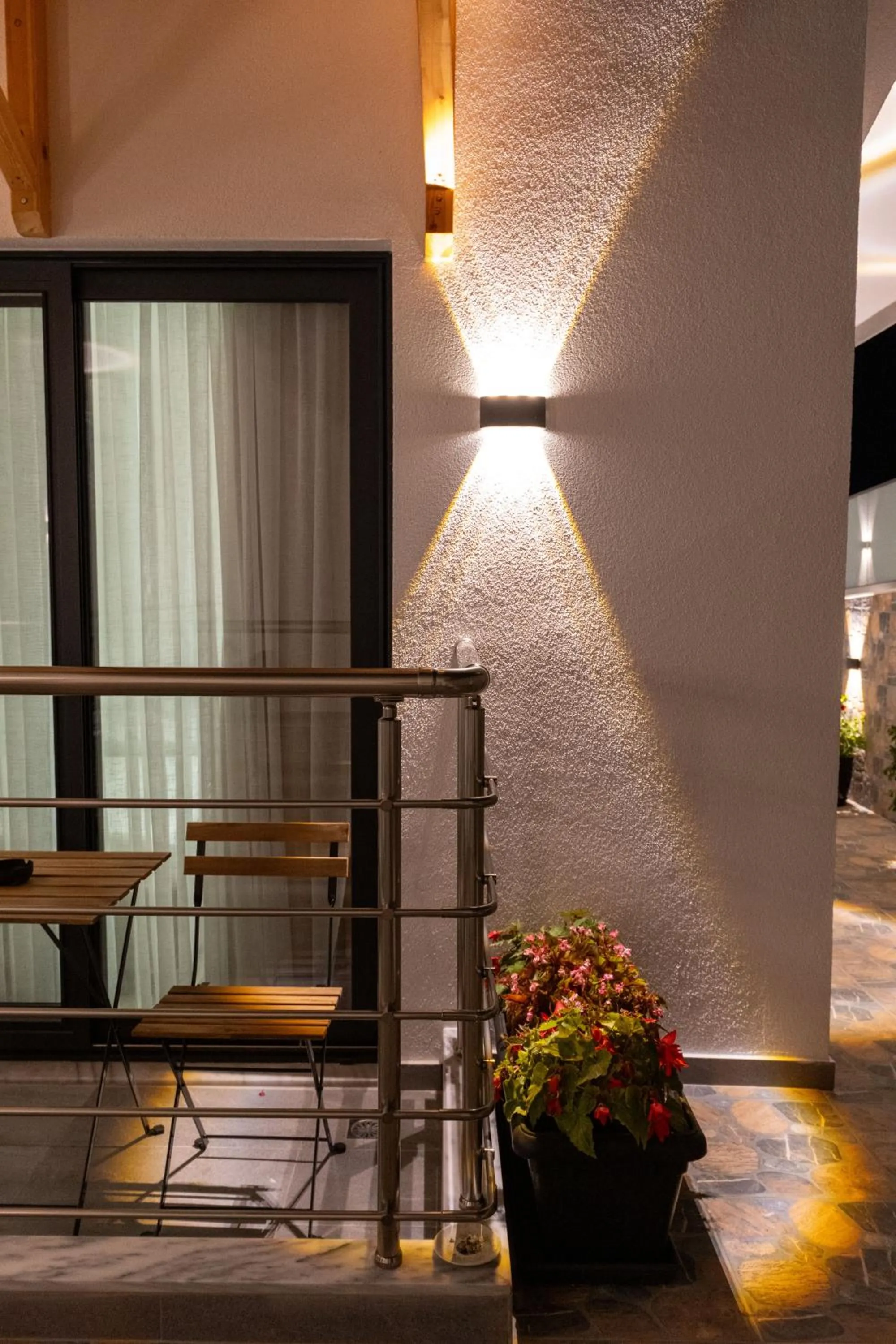 Night in Hotel Flori