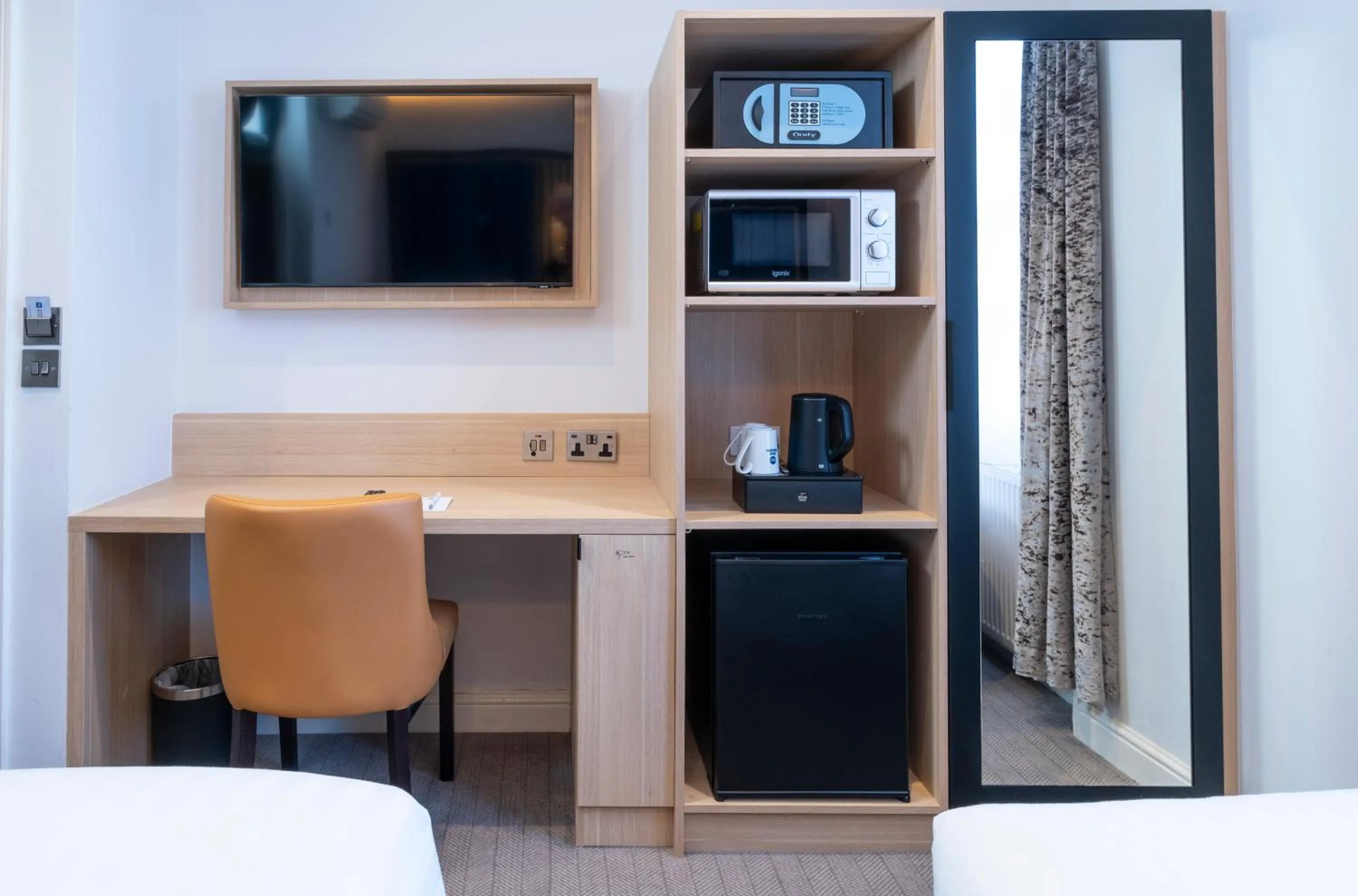 Bed in Best Western Victoria Palace