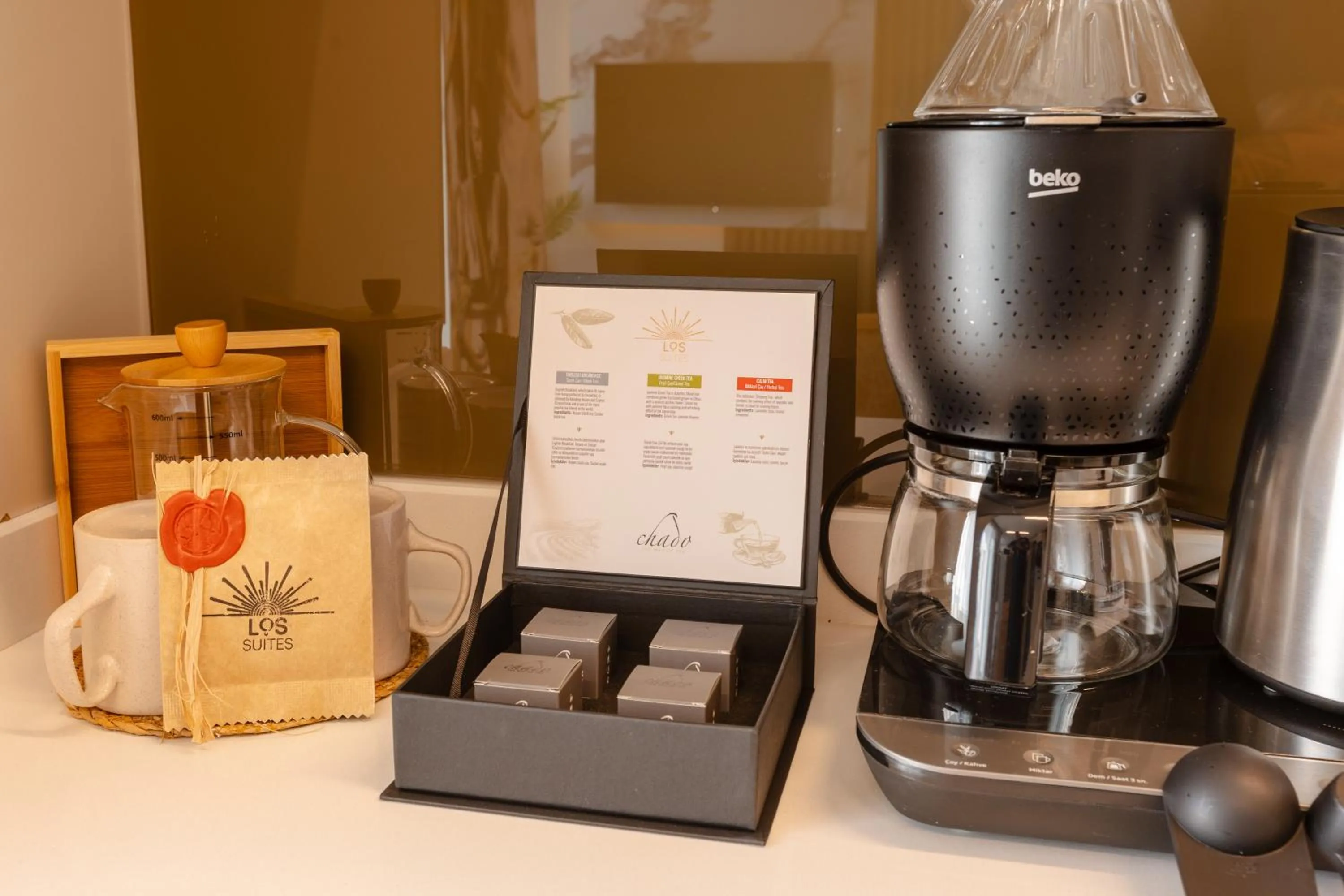 Coffee/tea facilities in Los Suites