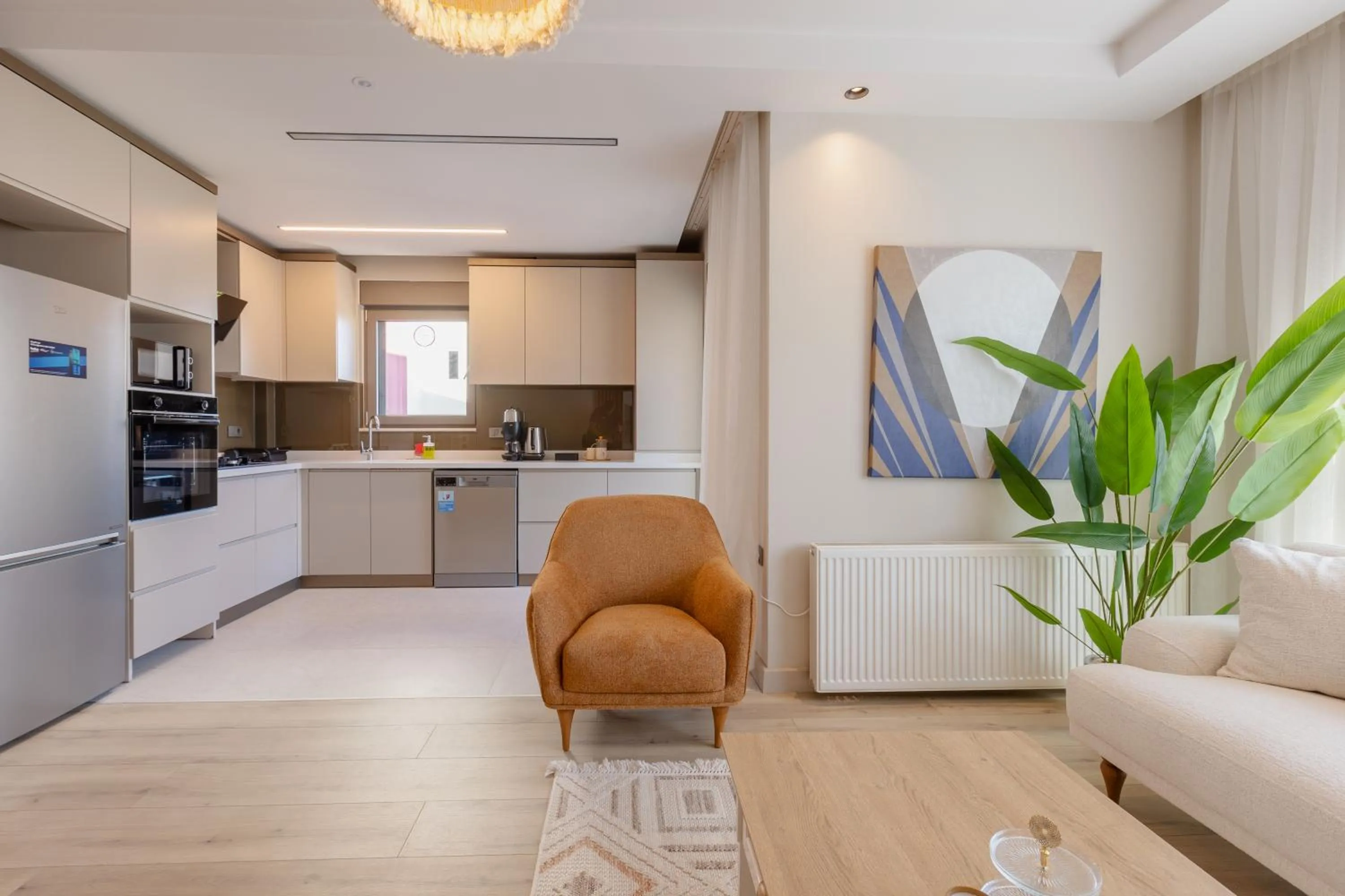 Communal lounge/ TV room in Los Suites