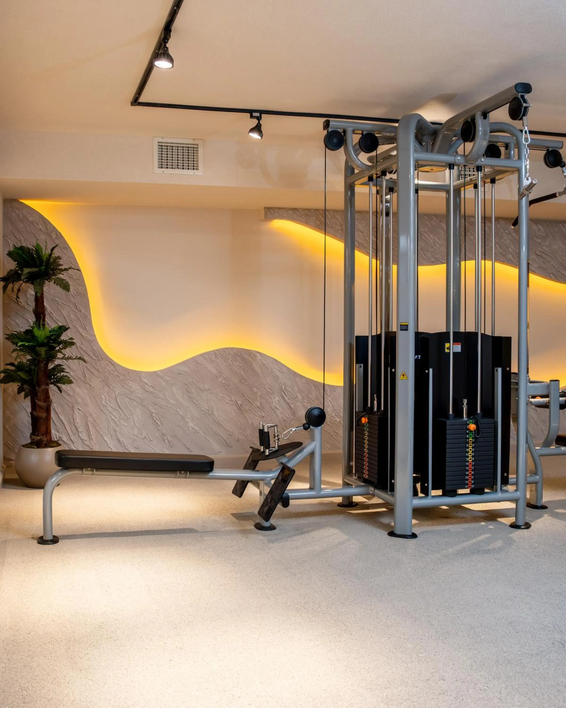 Fitness centre/facilities in Los Suites