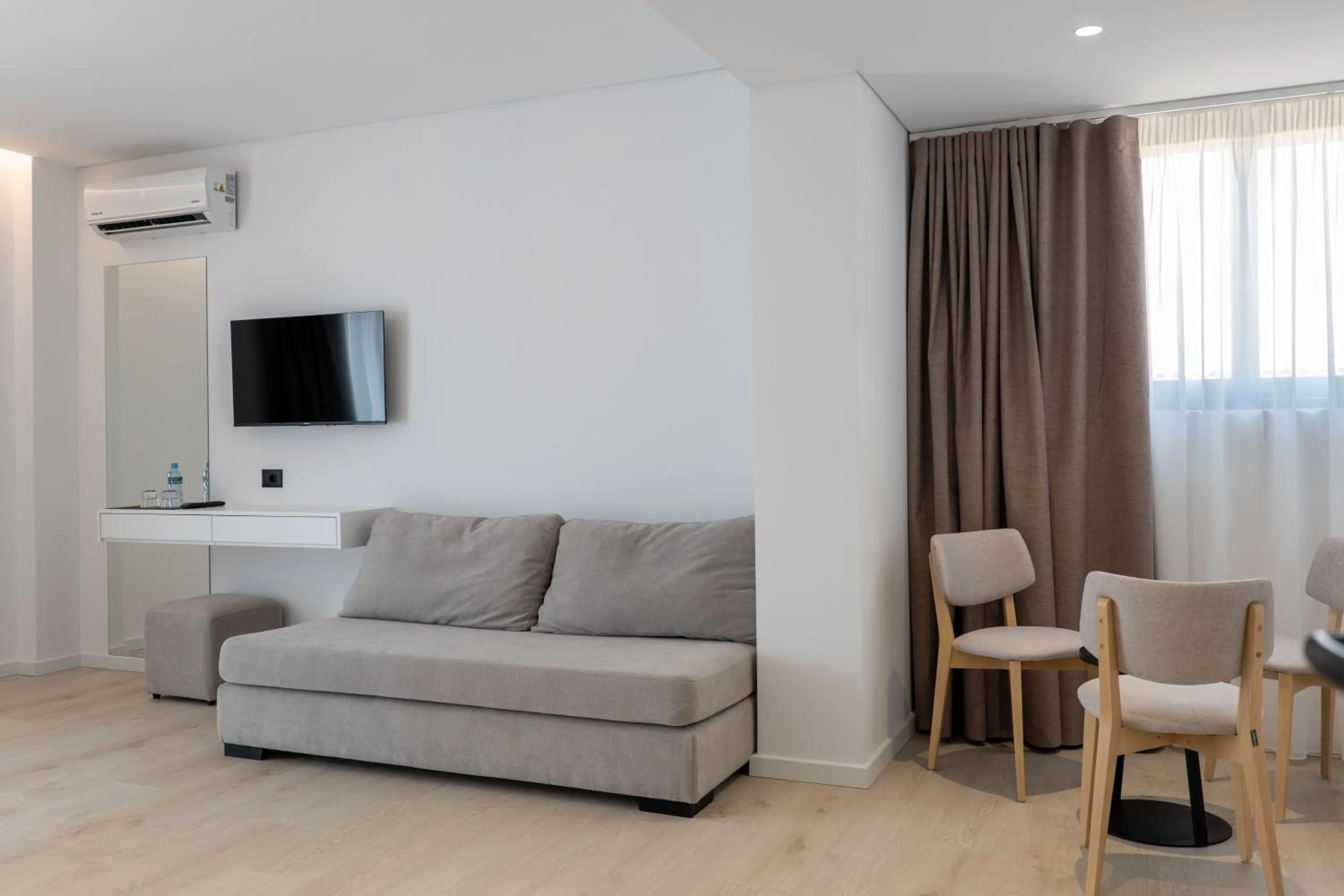 TV and multimedia in Arrei Hotel