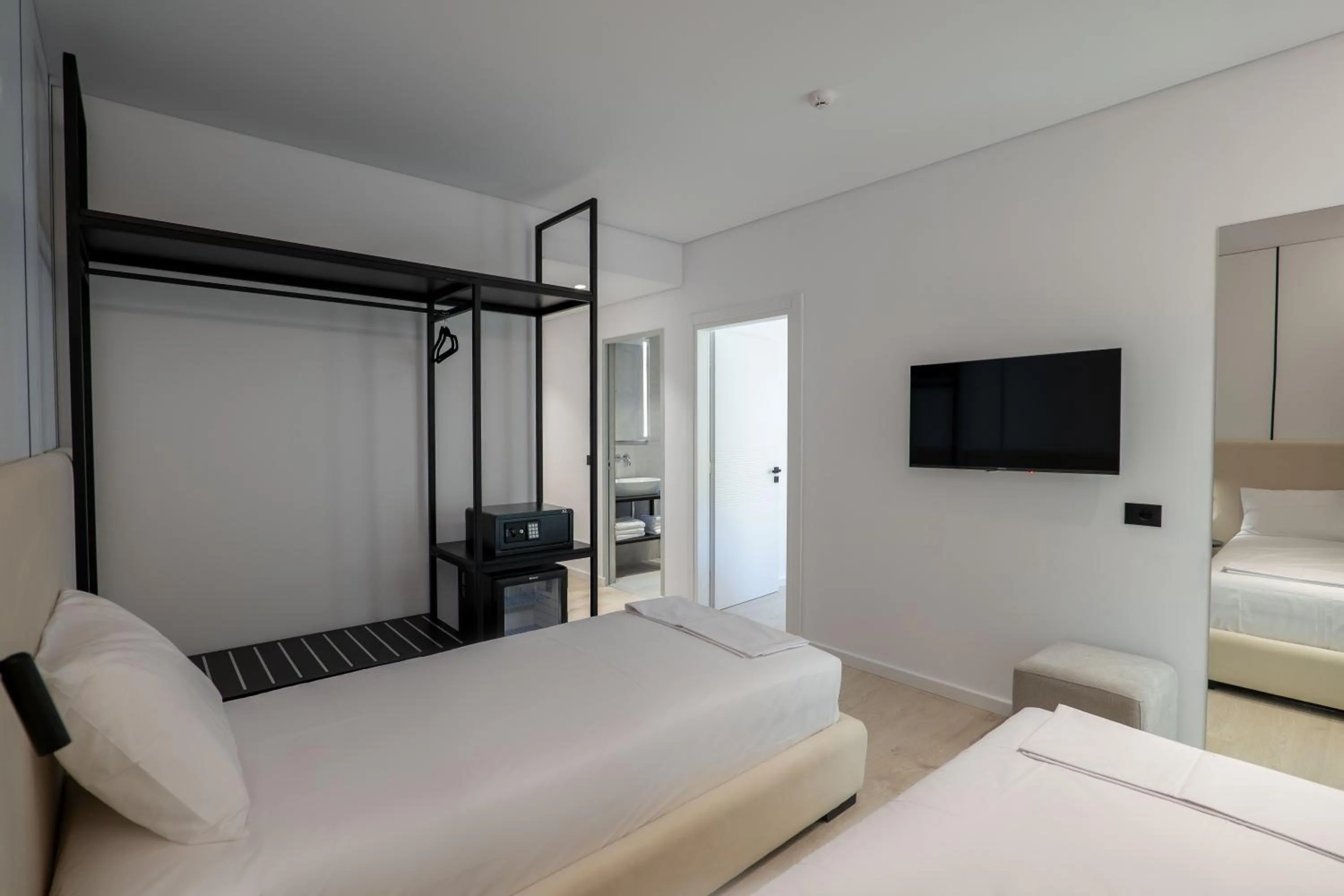 Photo of the whole room, Bed in Arrei Hotel