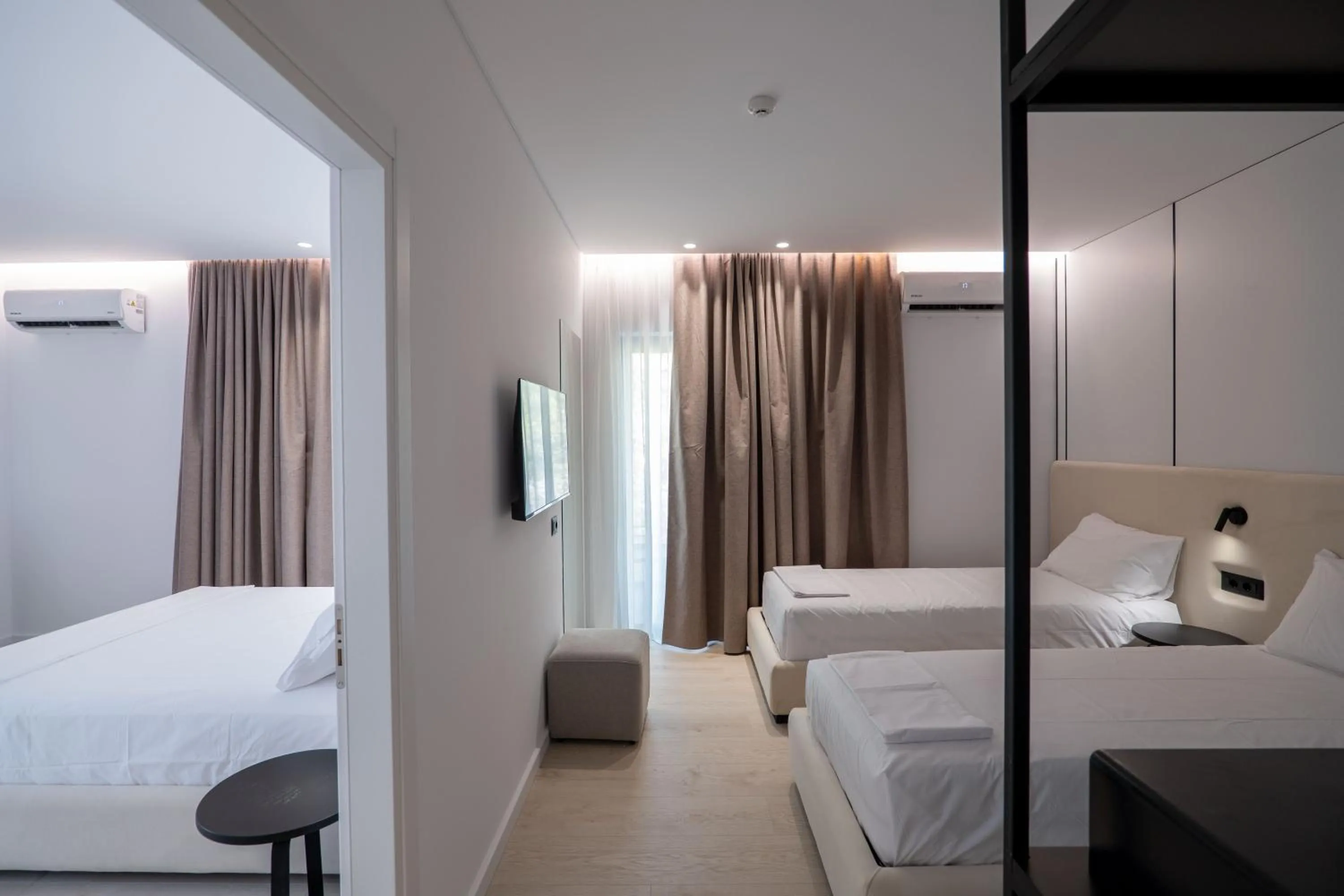 Photo of the whole room, Bed in Arrei Hotel