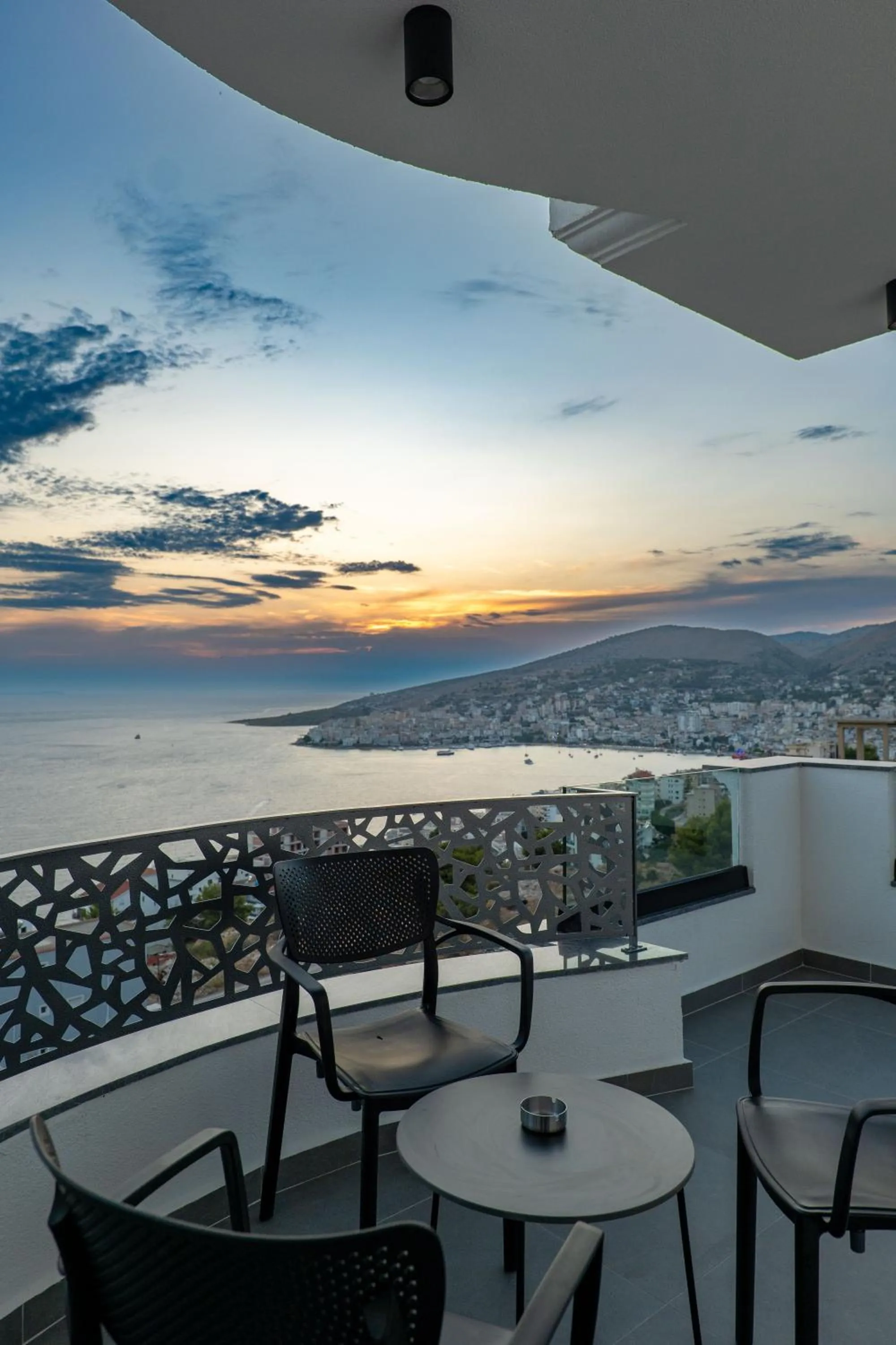 Balcony/Terrace in Arrei Hotel