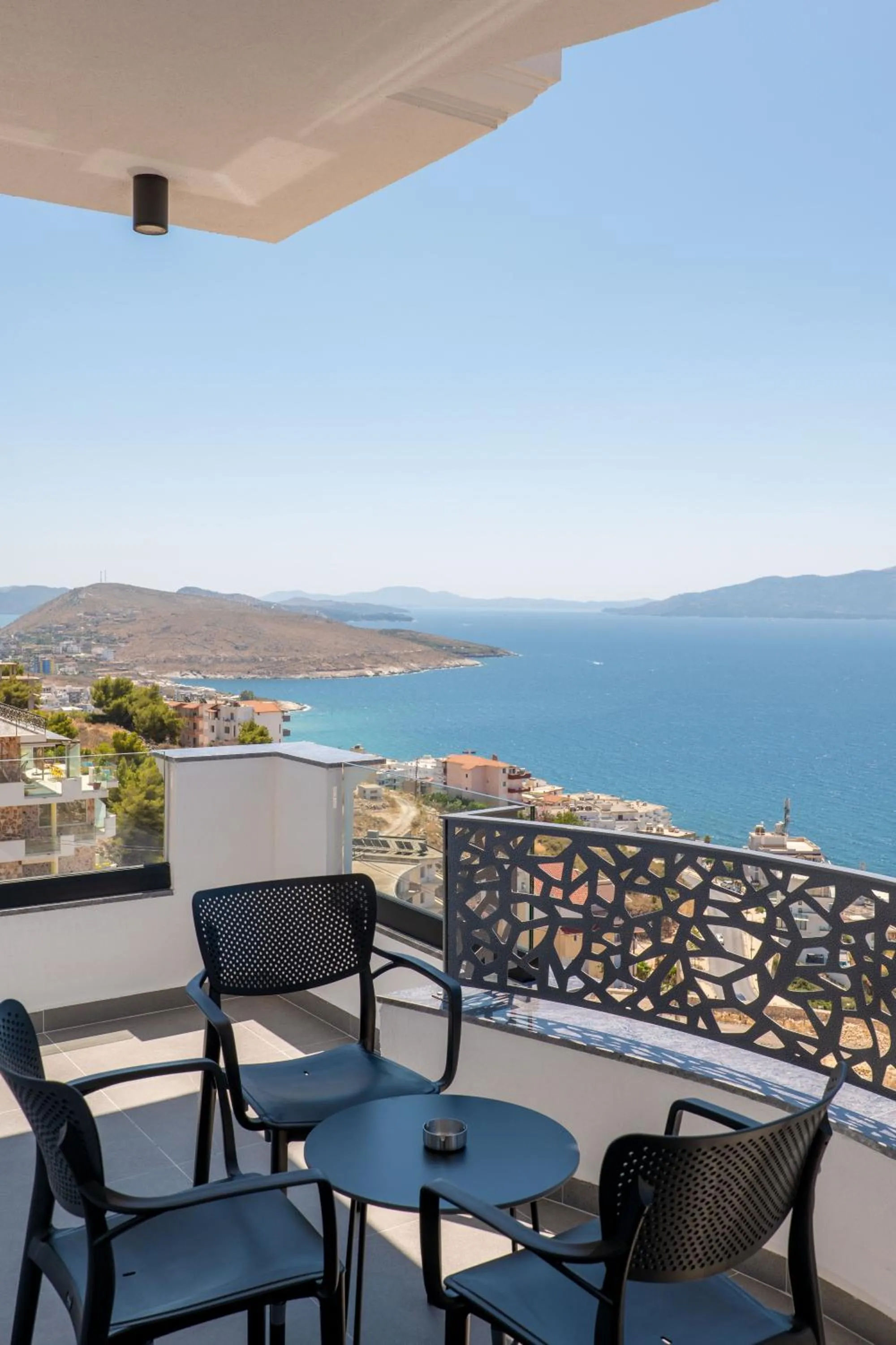 Balcony/Terrace in Arrei Hotel