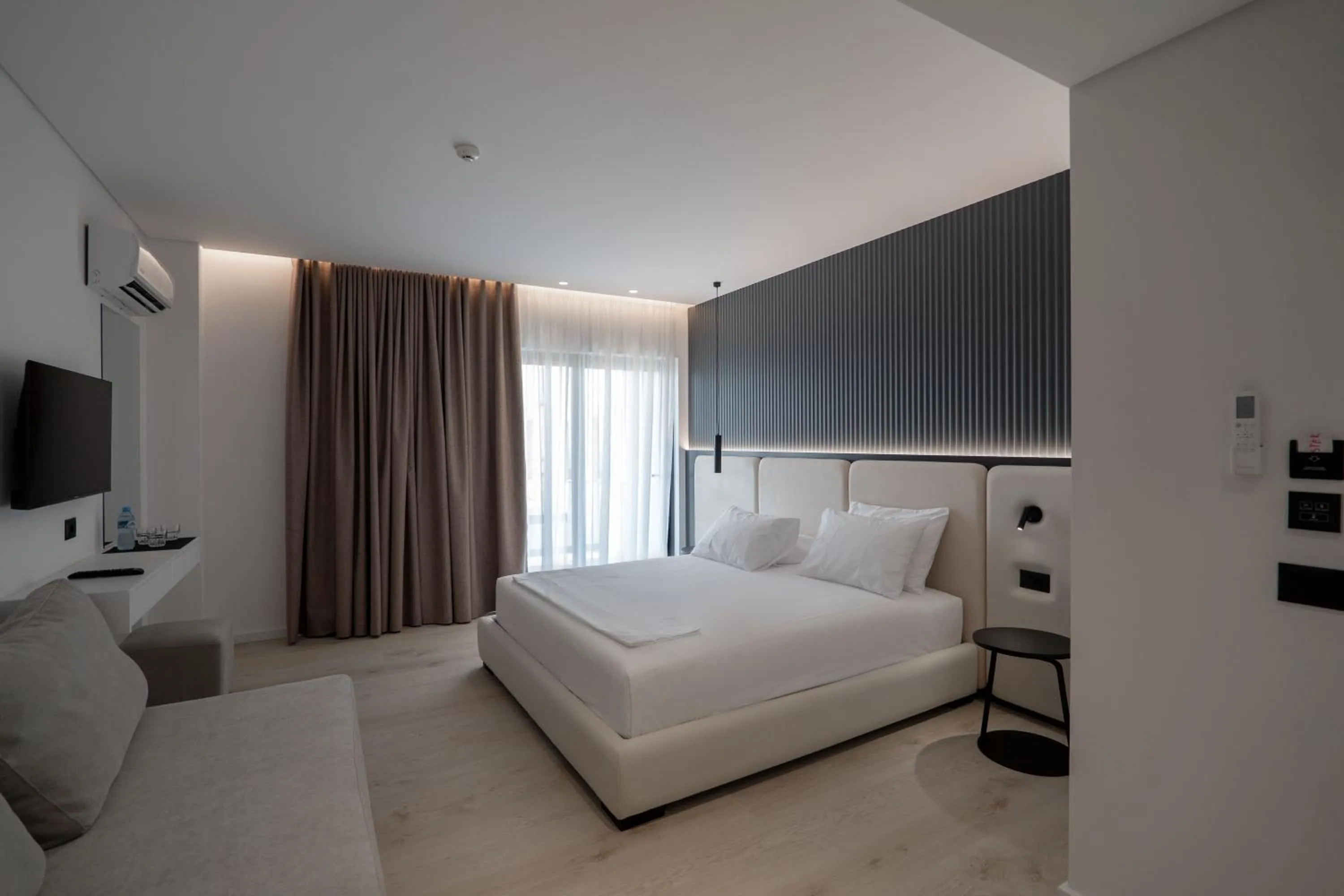 Photo of the whole room, Bed in Arrei Hotel