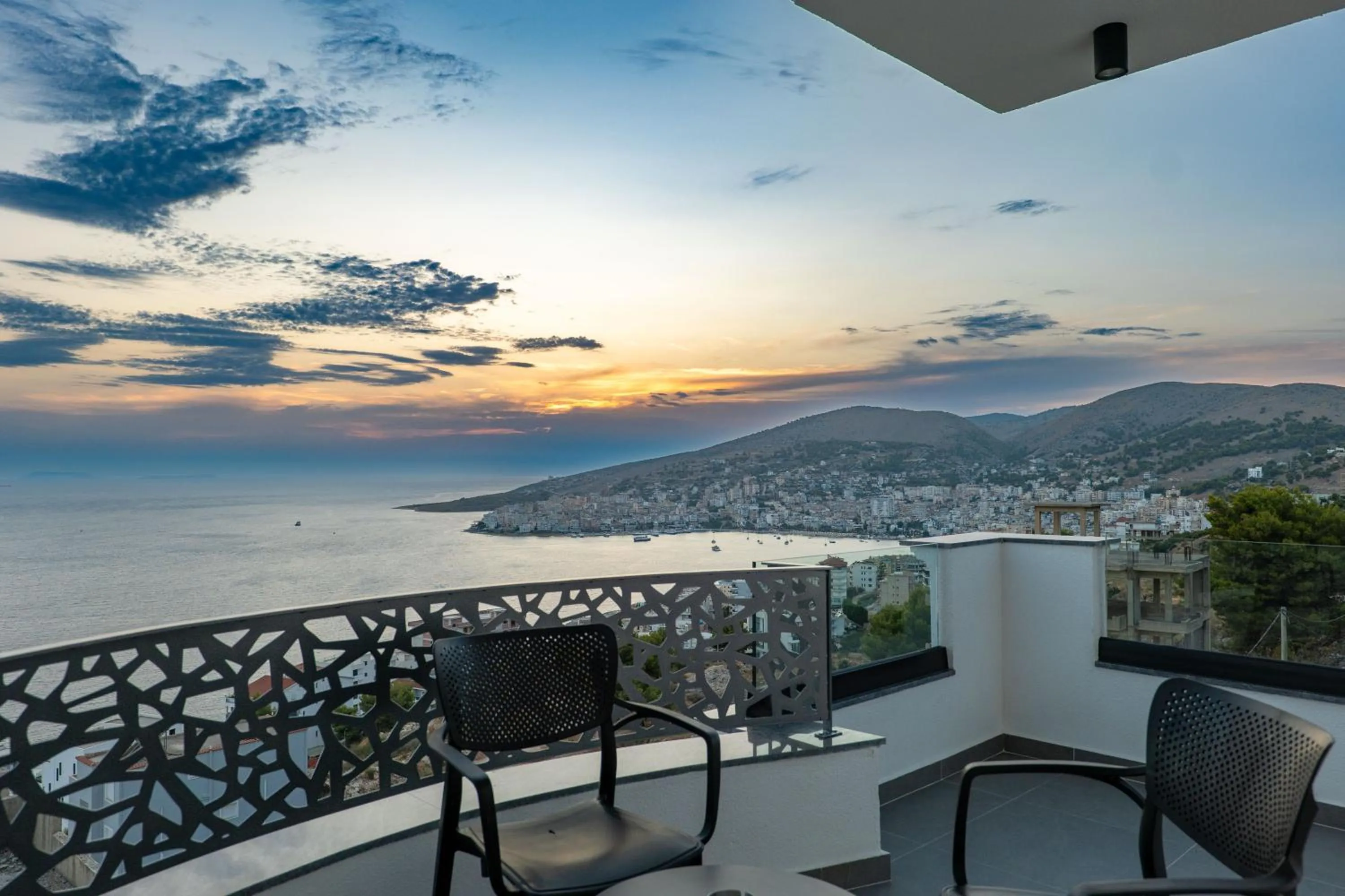 Balcony/Terrace in Arrei Hotel