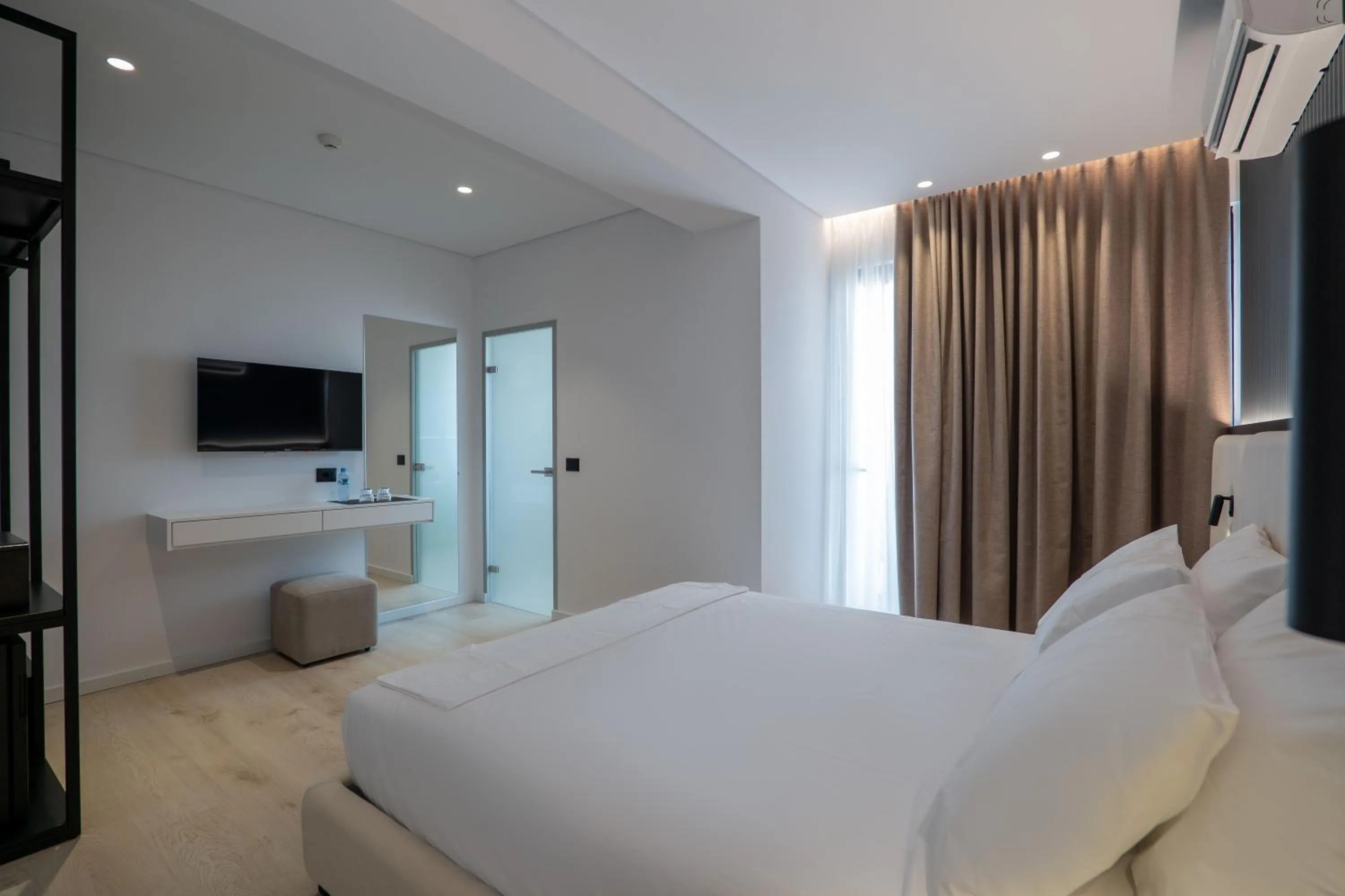 Photo of the whole room, Bed in Arrei Hotel