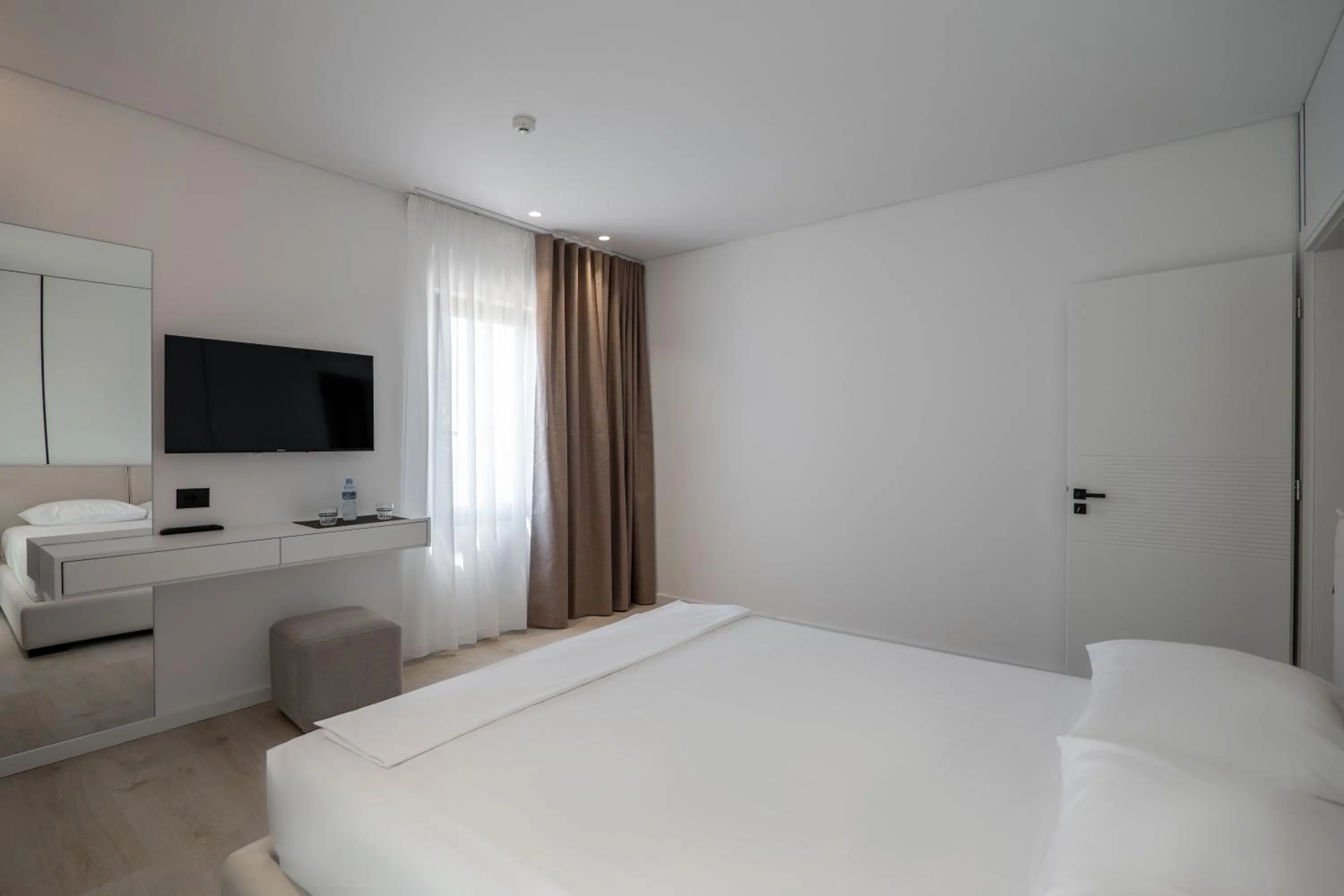 Photo of the whole room, Bed in Arrei Hotel