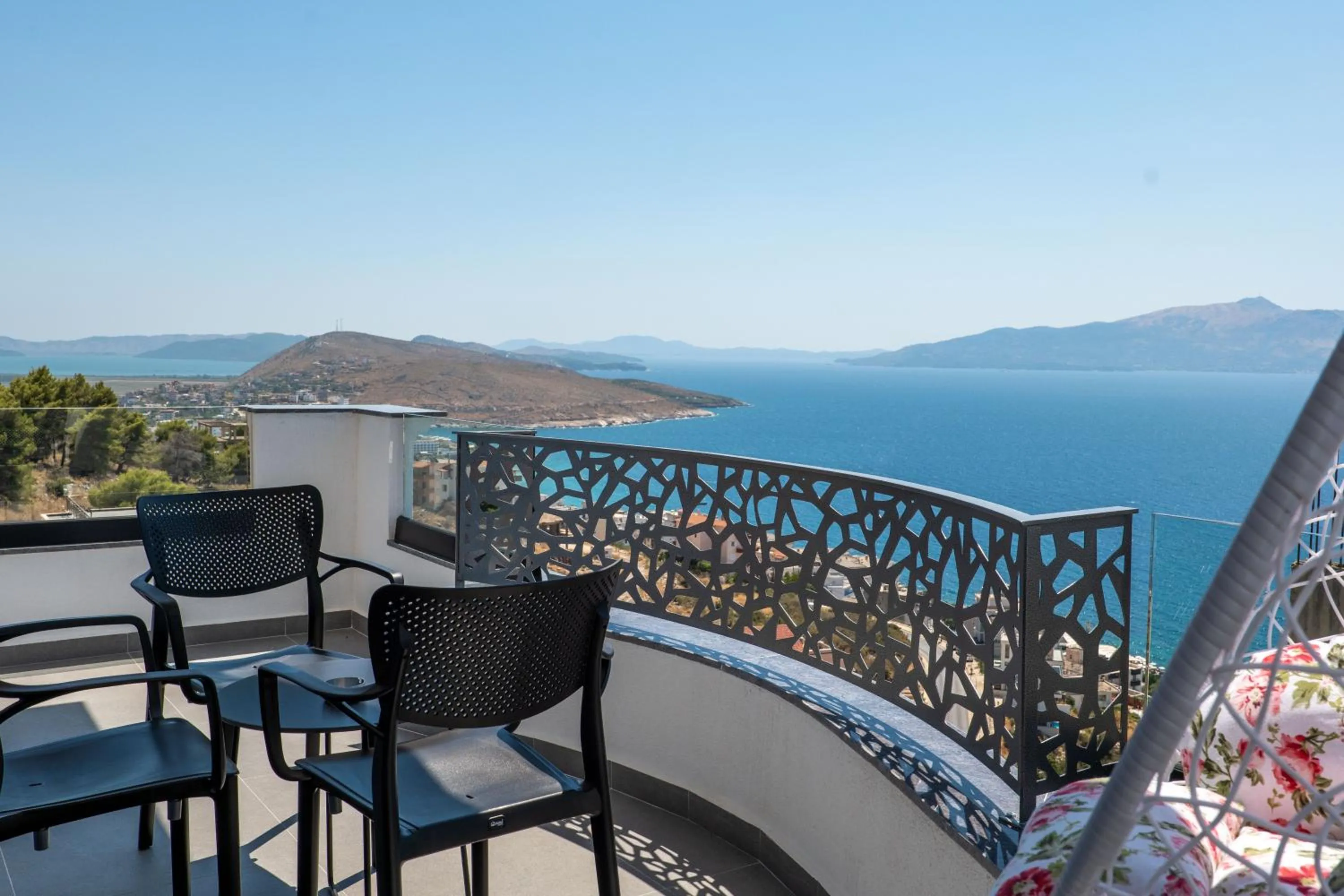 Balcony/Terrace in Arrei Hotel
