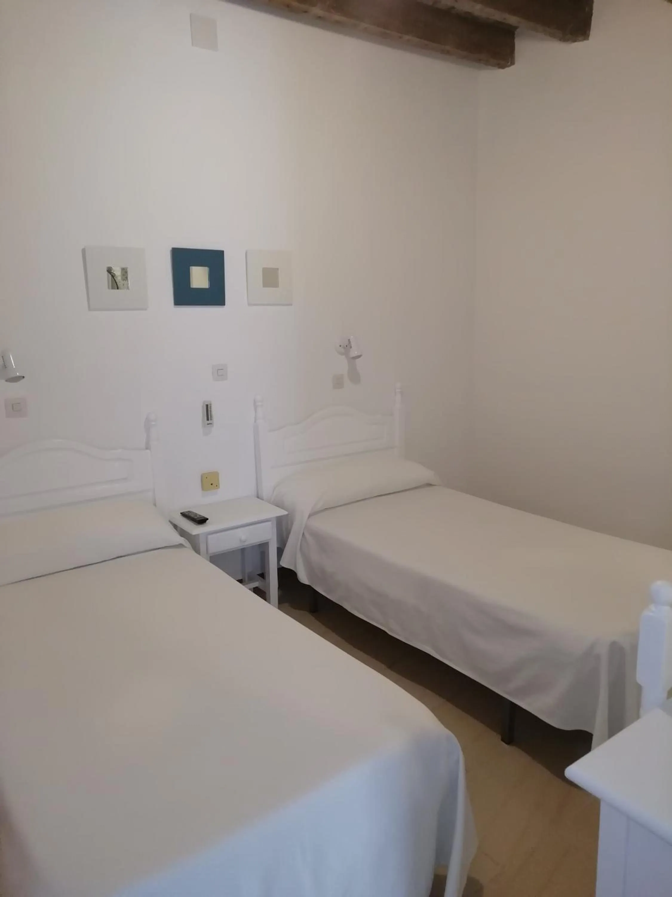 Bed in Hostal Sierpes