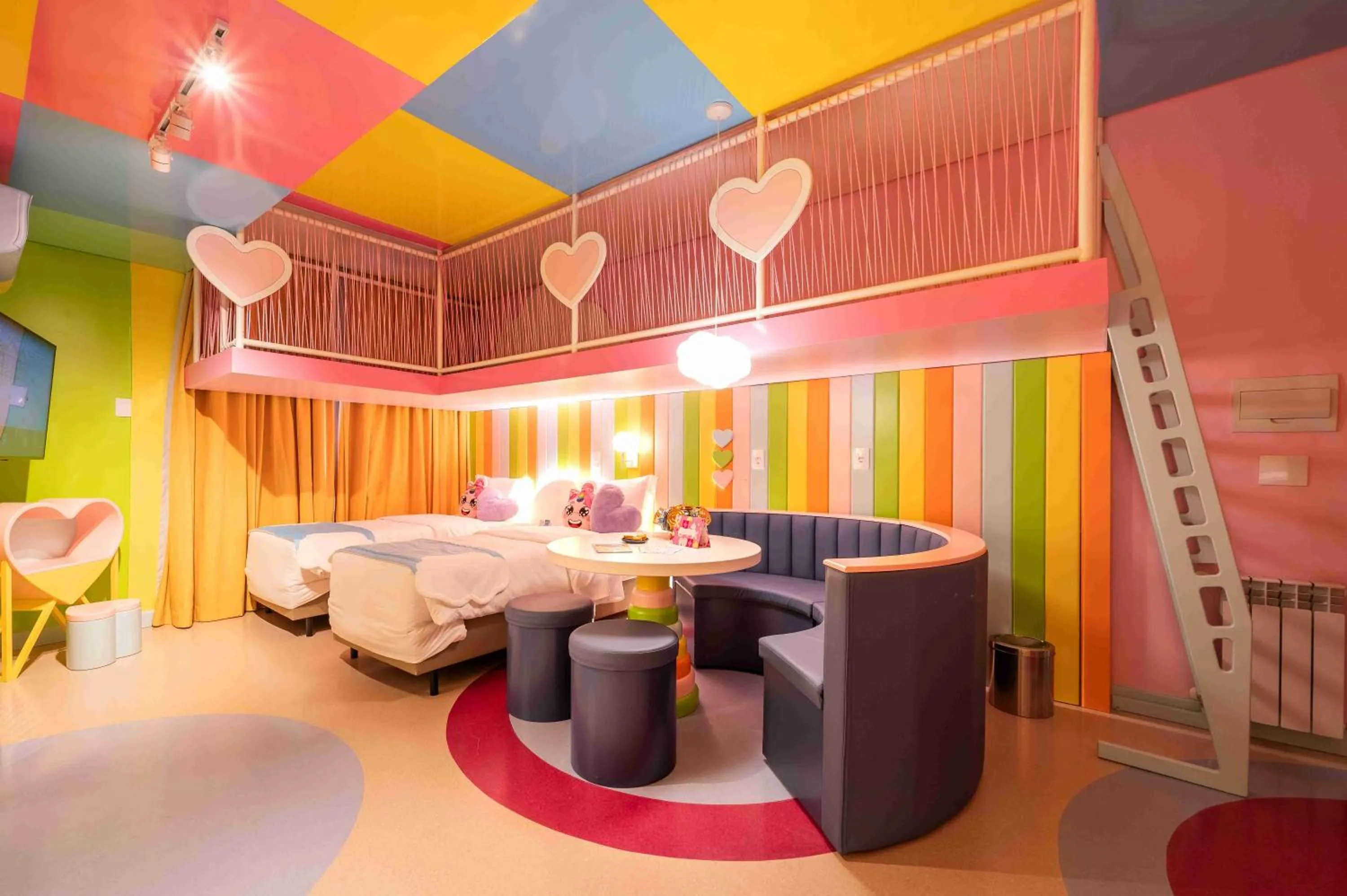 Photo of the whole room, Bed in Mundo Criamigos Hotel Gramado