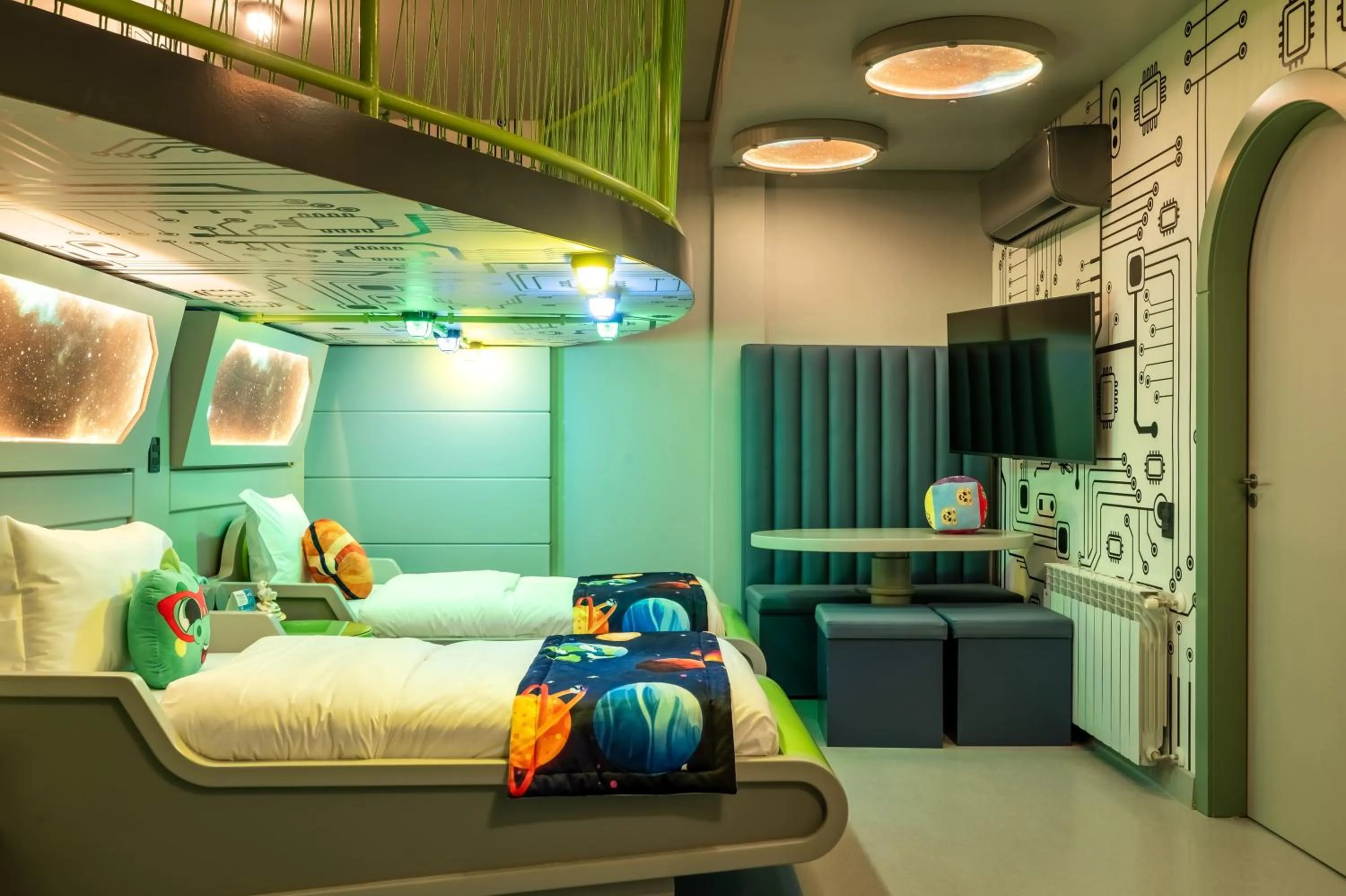 Photo of the whole room, Bed in Mundo Criamigos Hotel Gramado