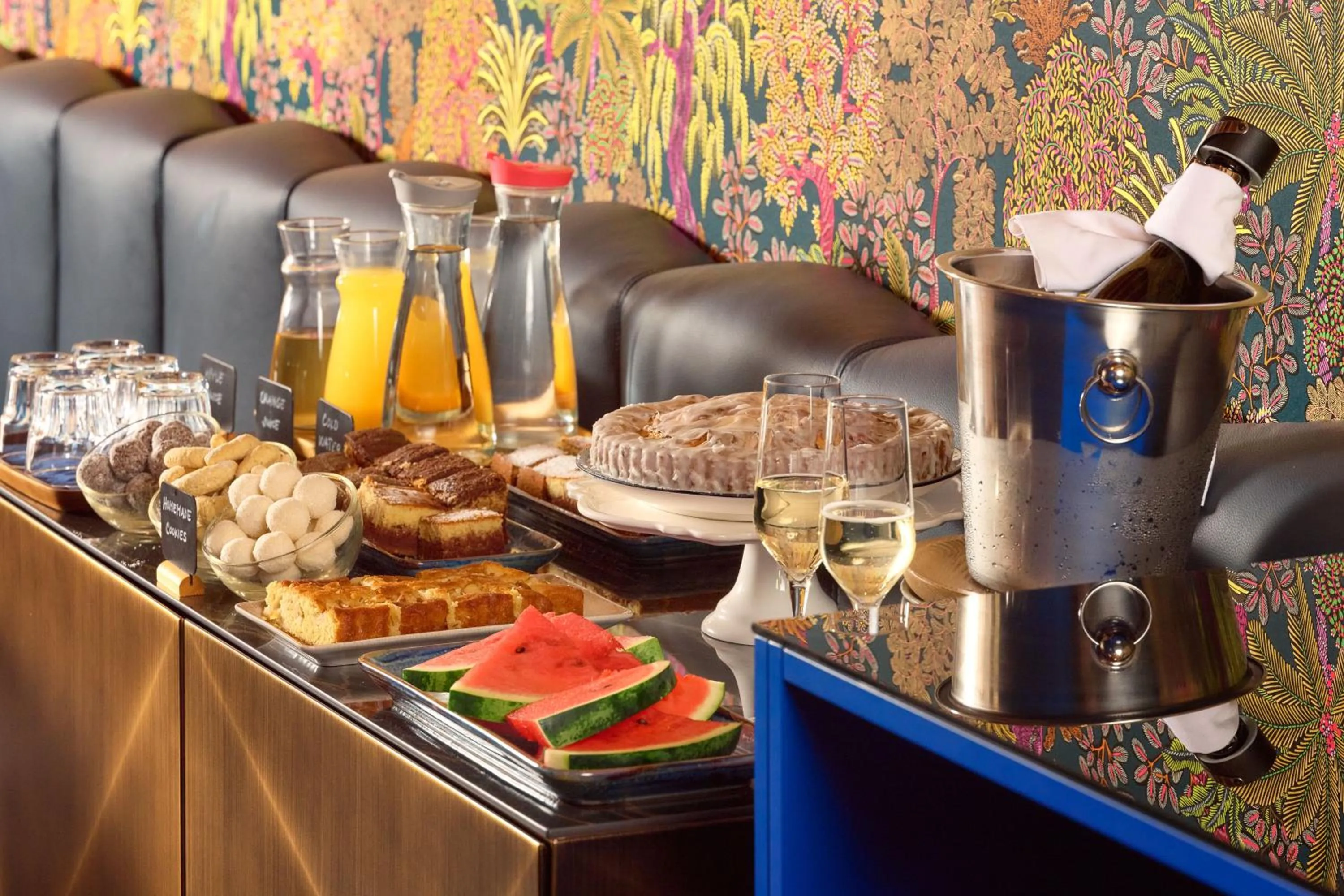 Food and drinks in Central Heritage Hotel