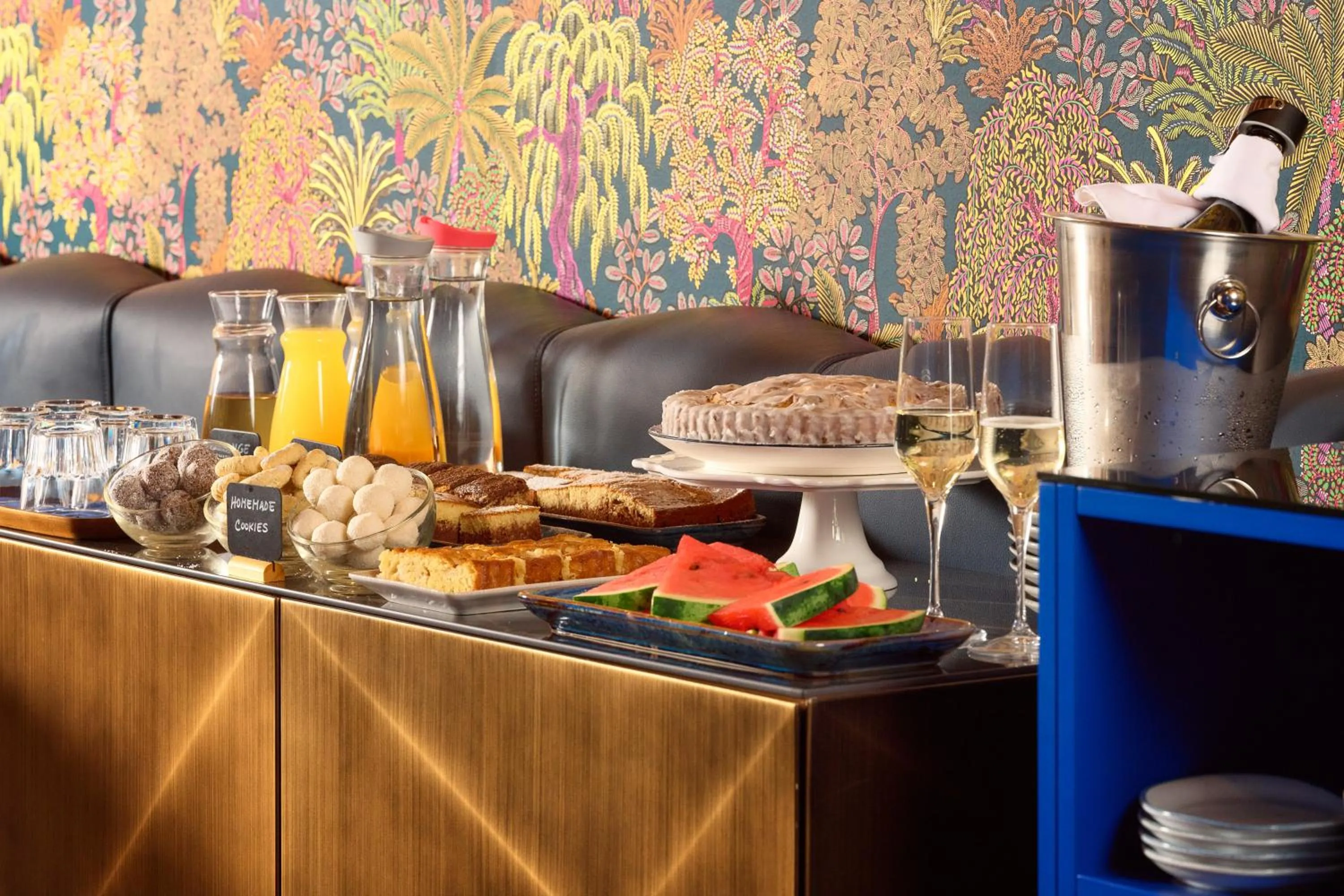 Food and drinks in Central Heritage Hotel