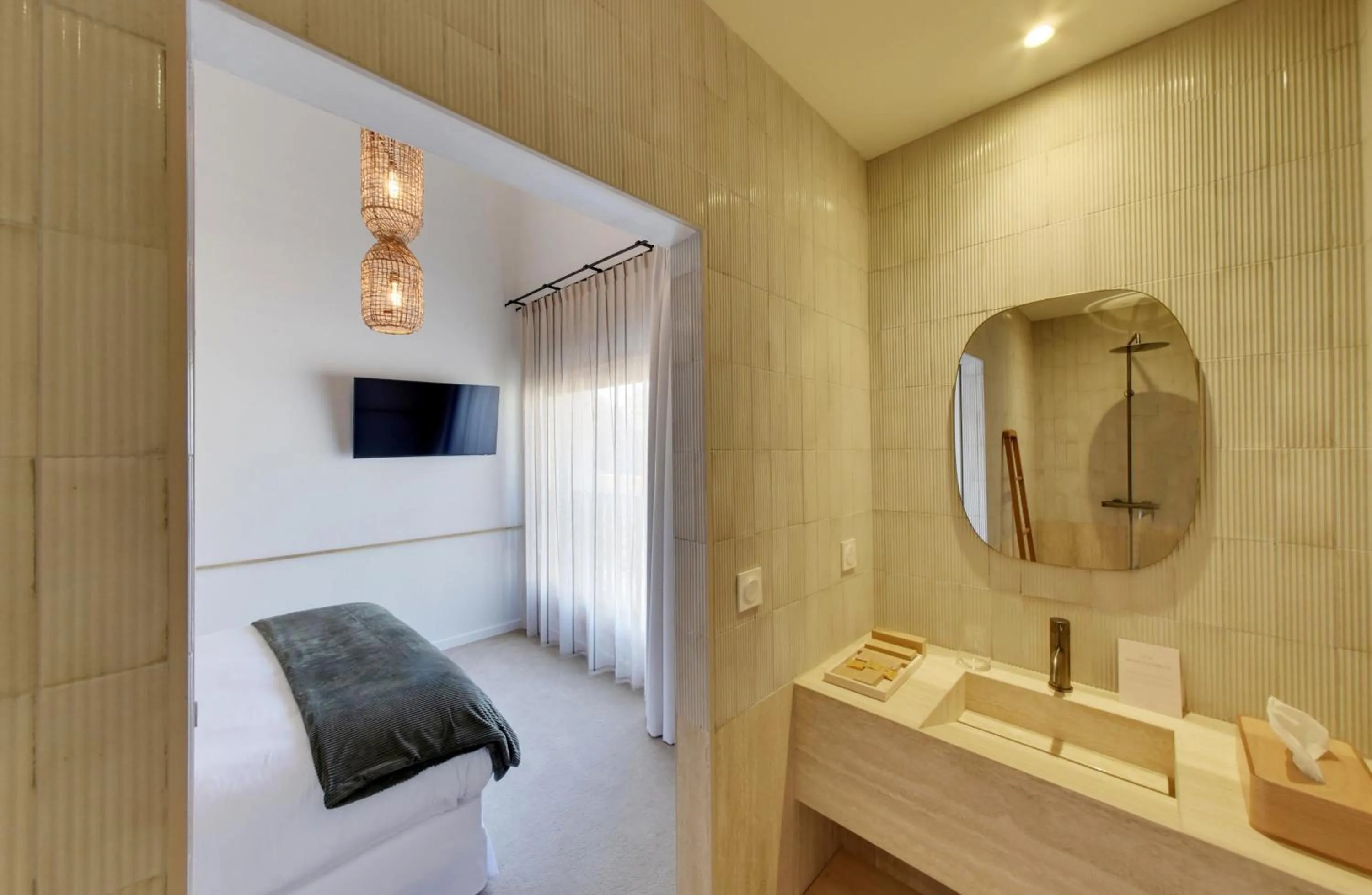 Bed in La Maison Gaïa Hôtel & Spa