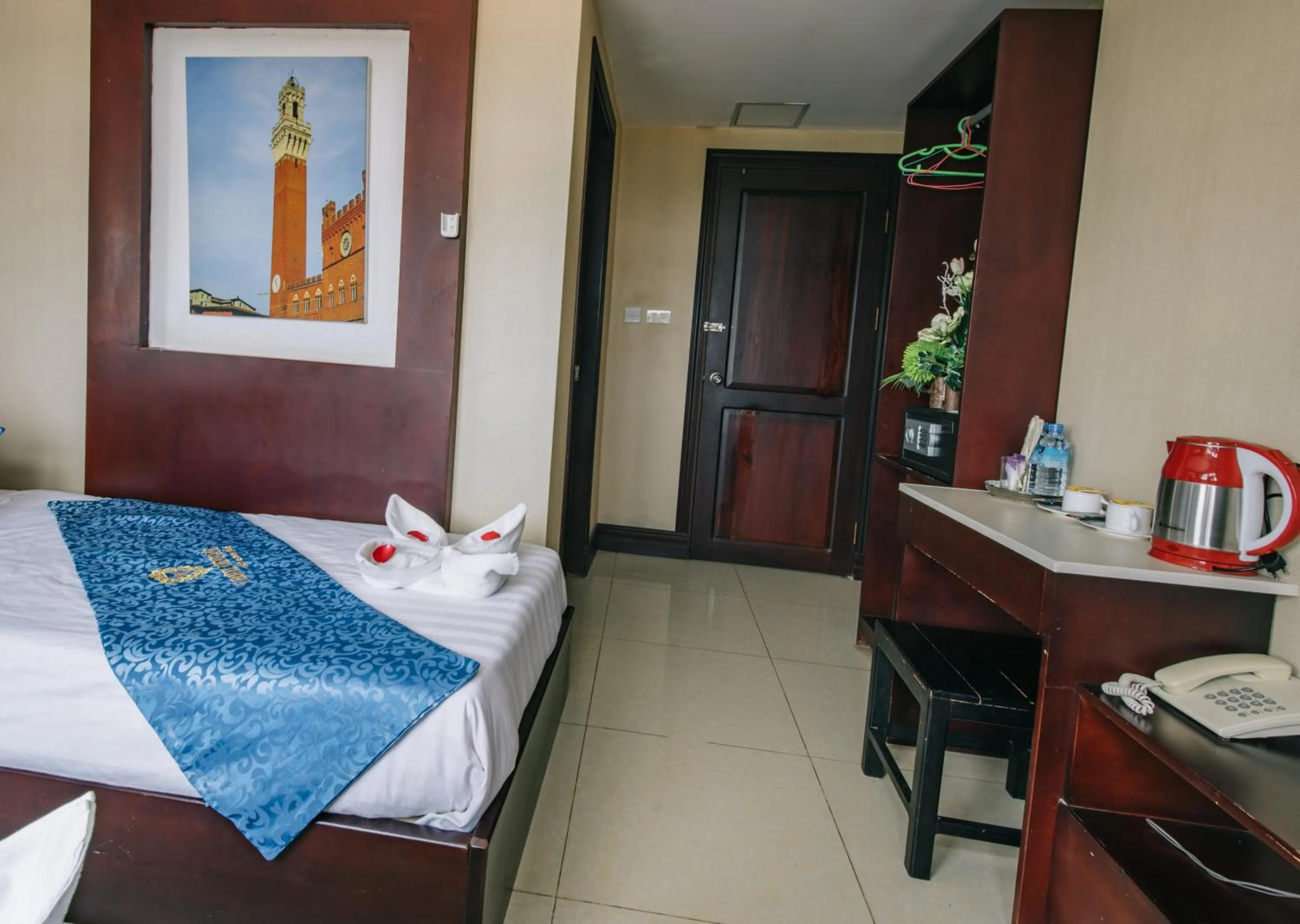 Bedroom, Bed in V Hotel Vientiane