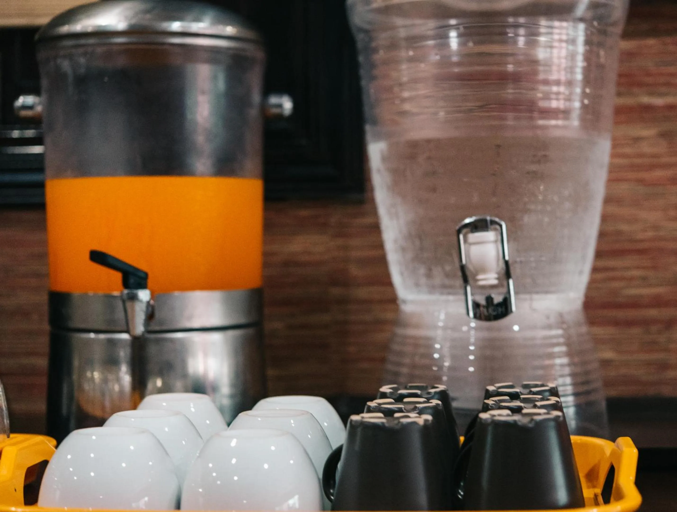 Coffee/tea facilities in V Hotel Vientiane