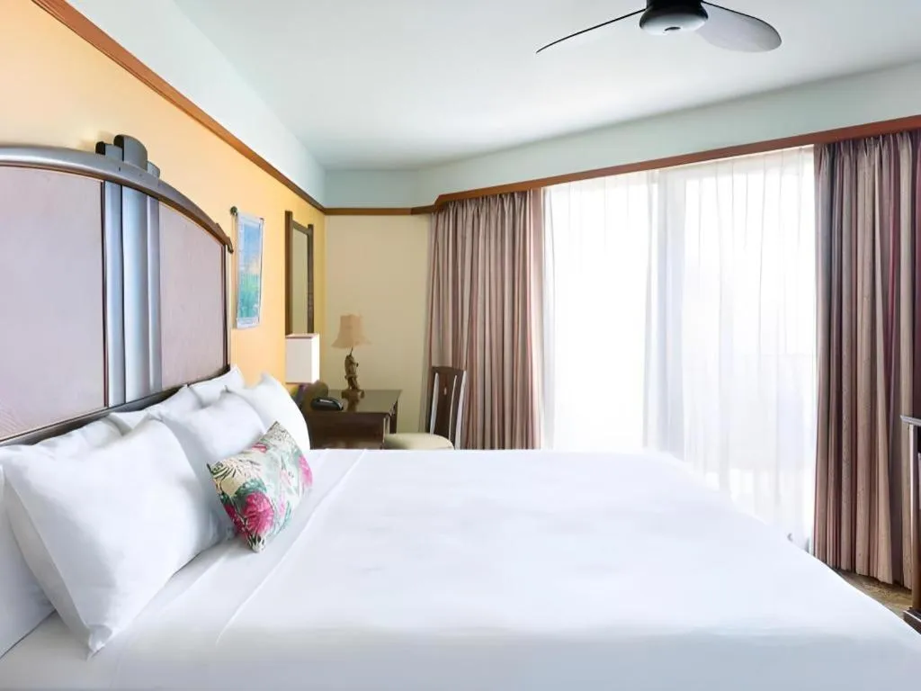 Bed in Aulani, Disney Vacation Club Villas