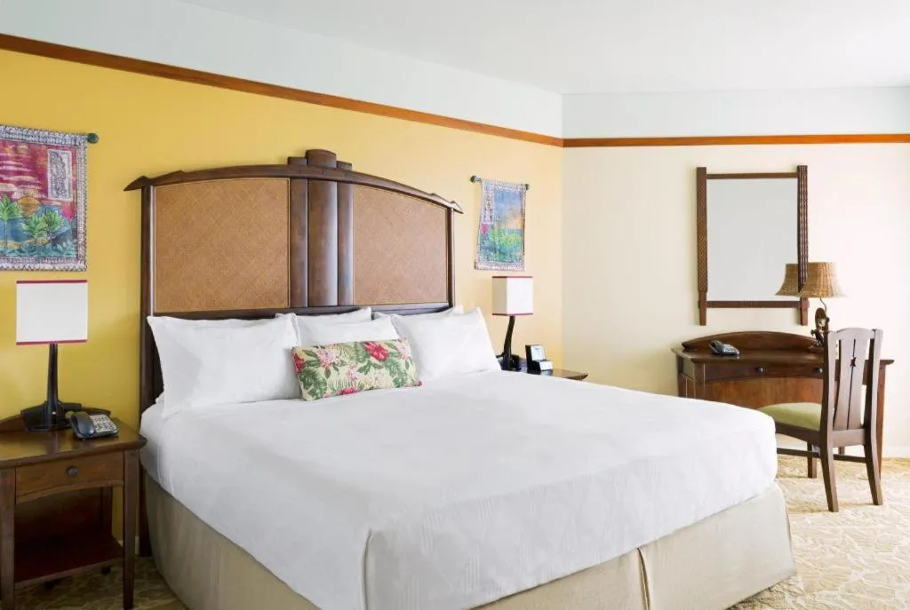 Bed in Aulani, Disney Vacation Club Villas