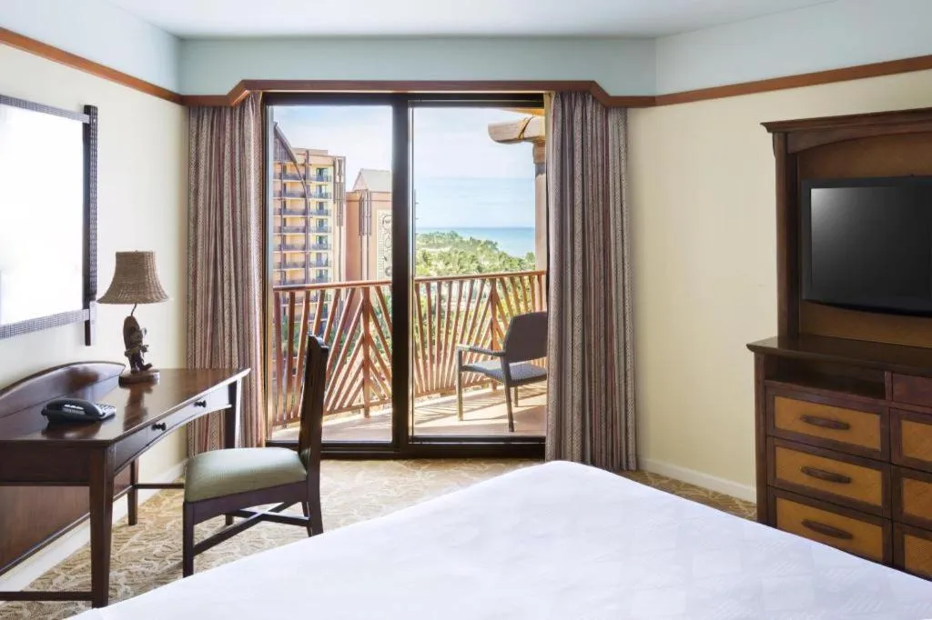 Bed in Aulani, Disney Vacation Club Villas