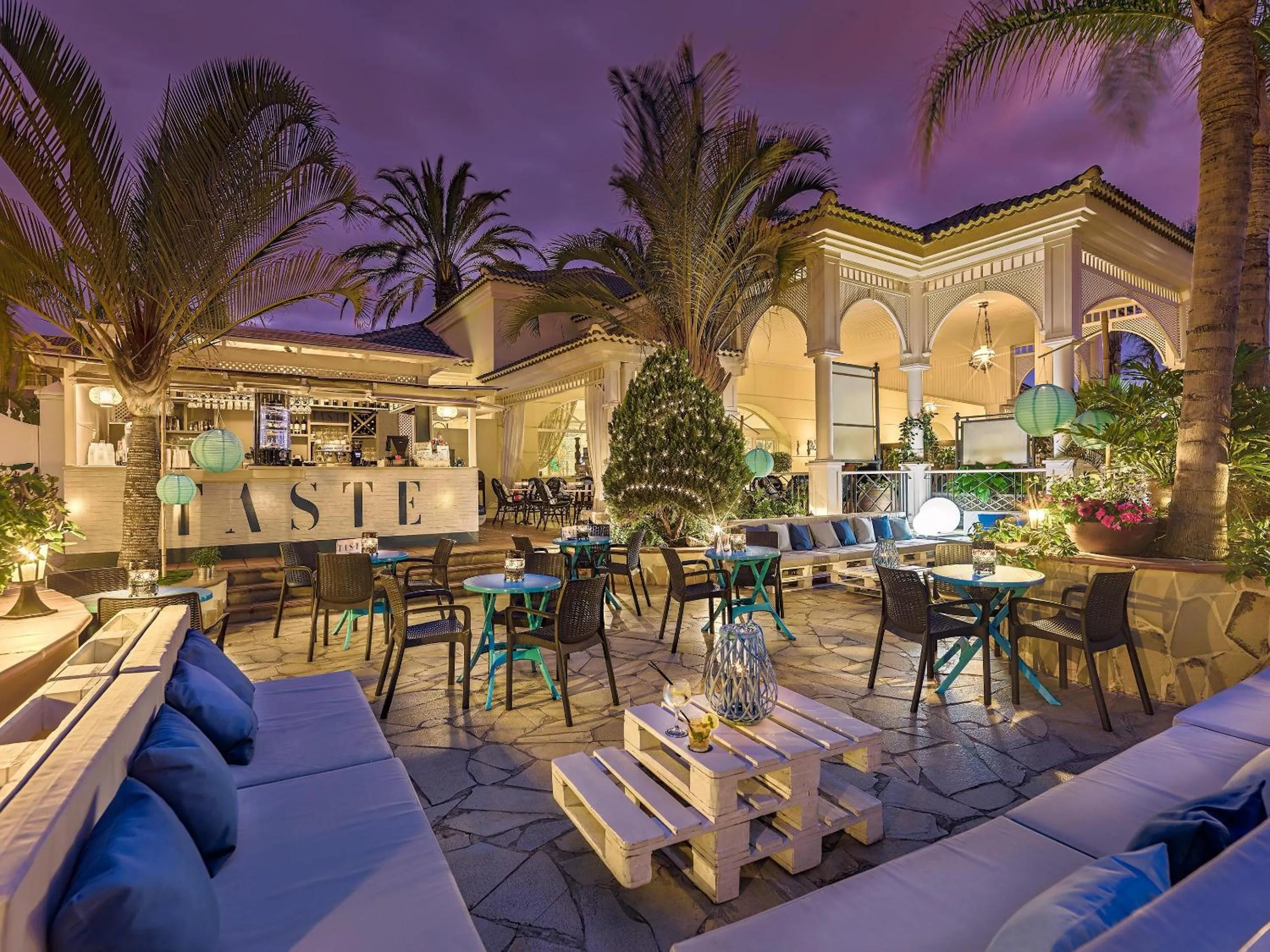 Lounge or bar in Gran Oasis Resort