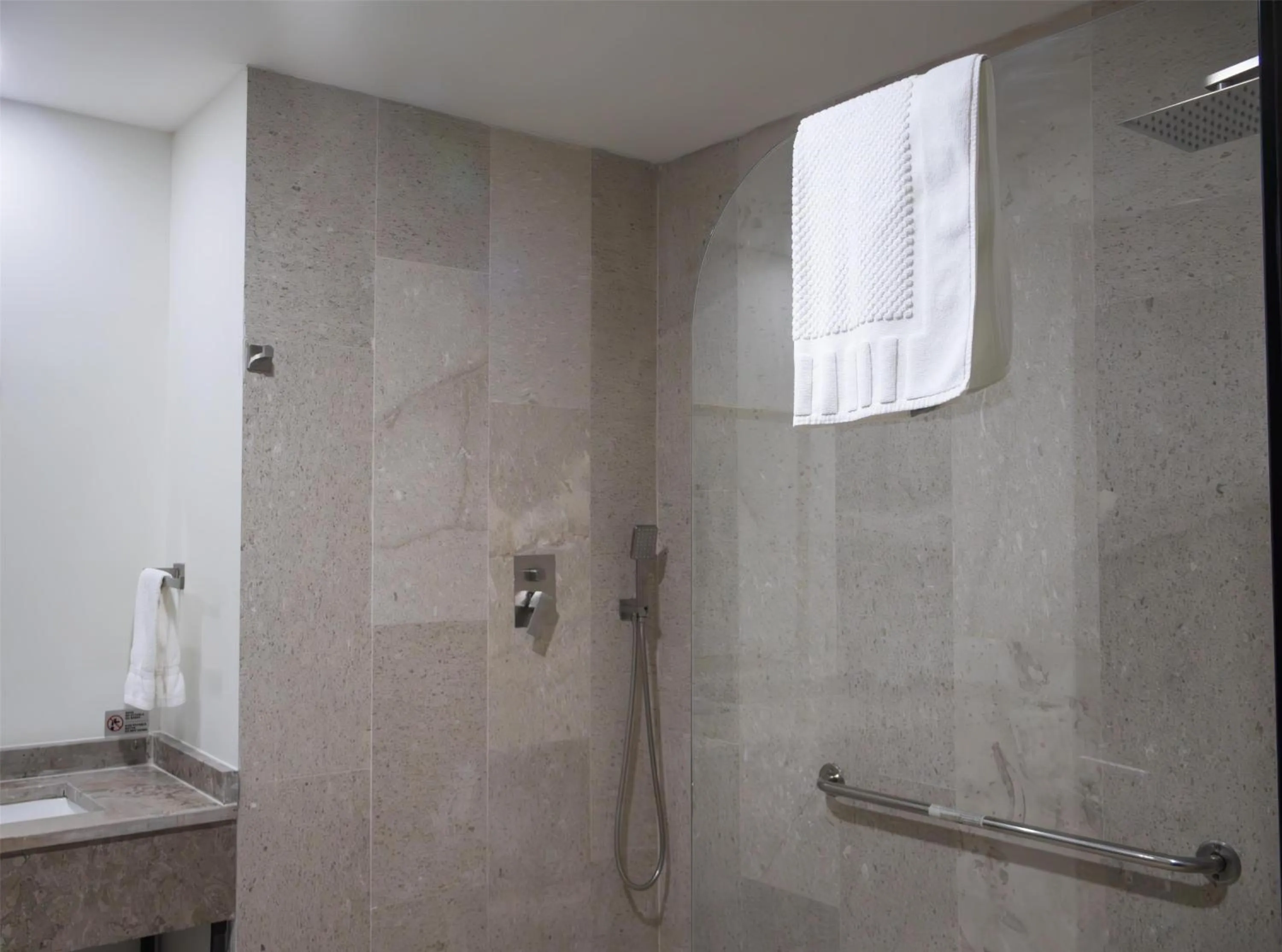 Bathroom in Best Western Plus Sacramento