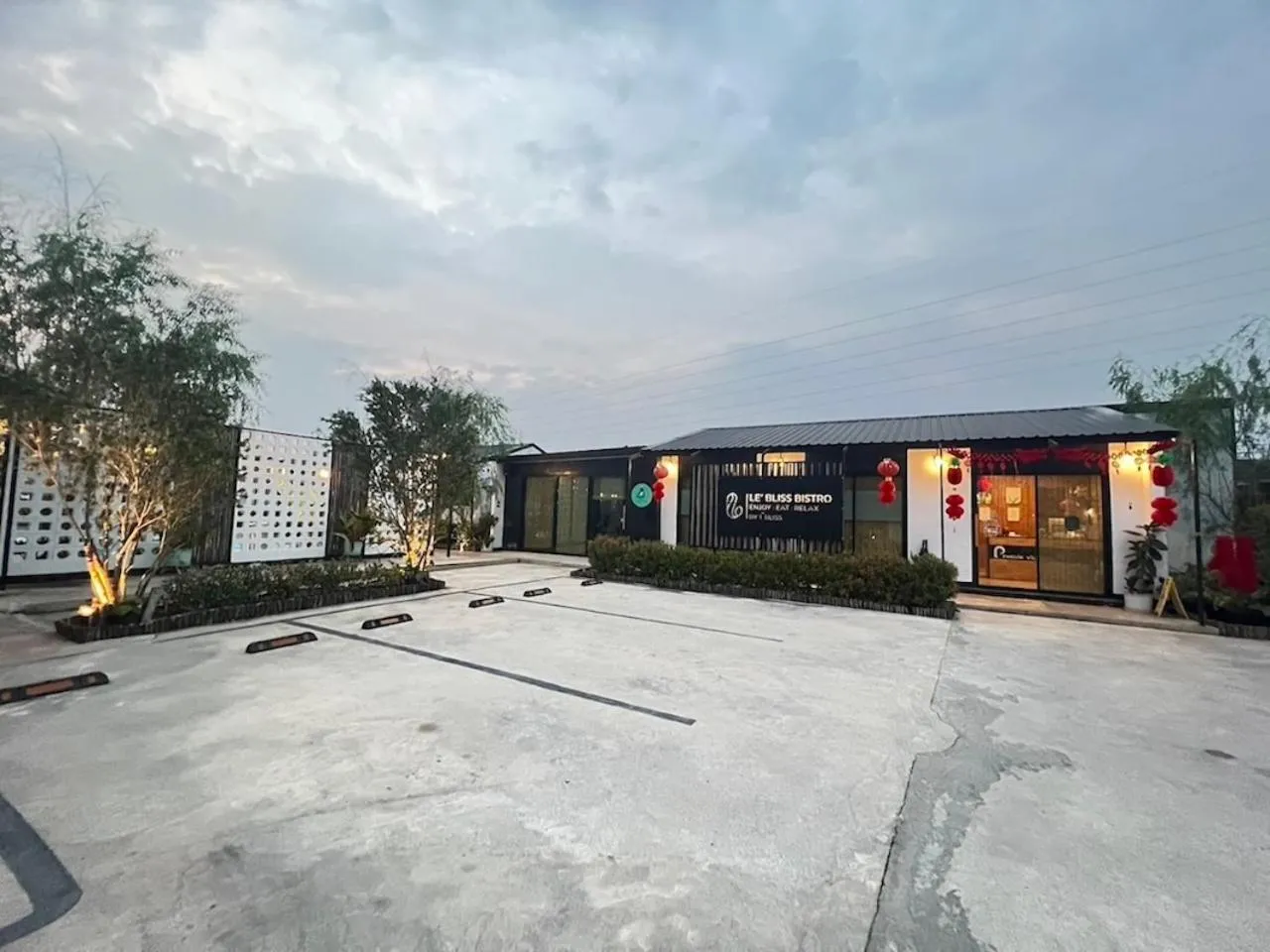 Restaurant/places to eat in Penguin Villa Resort & Bistro