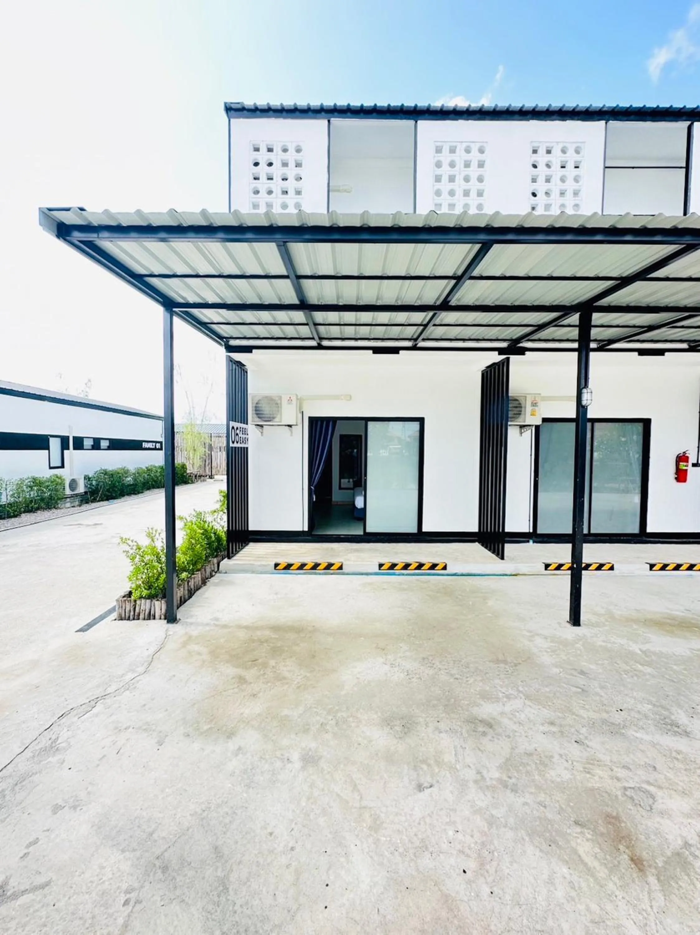 Property building in Penguin Villa Resort & Bistro