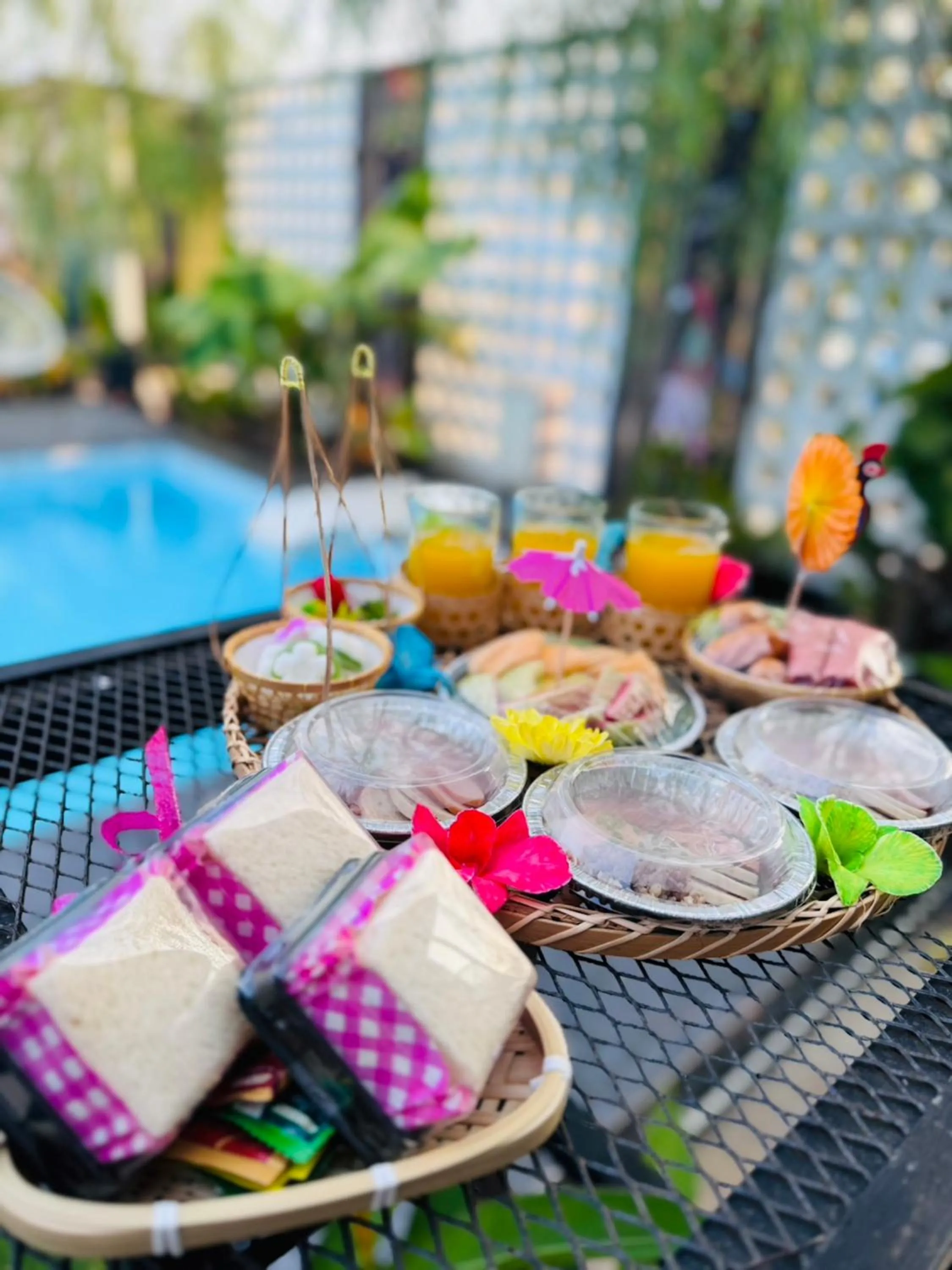 Food and drinks in Penguin Villa Resort & Bistro