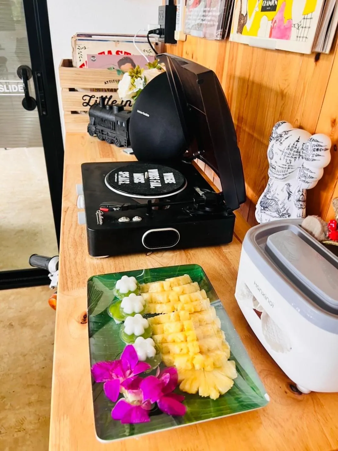 Food and drinks in Penguin Villa Resort & Bistro