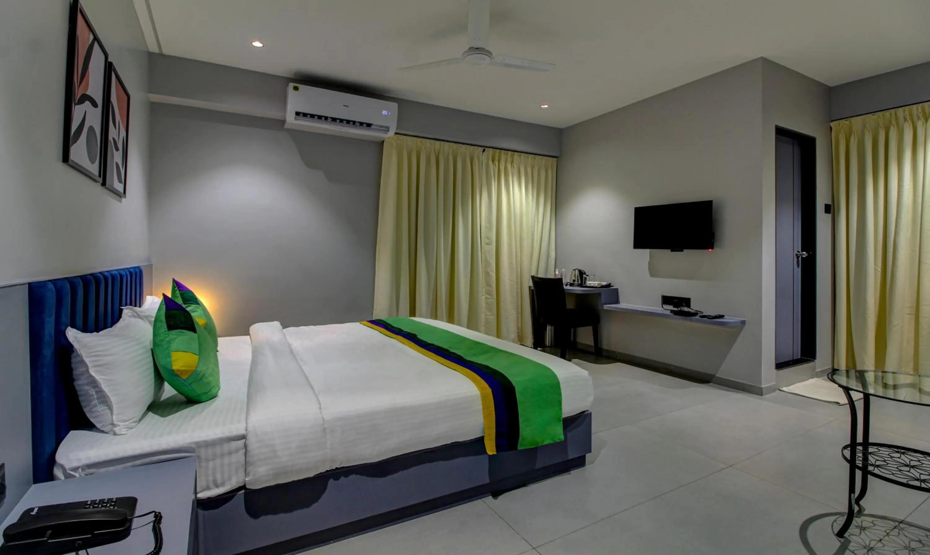 Bedroom, Bed in Comfort Inn Baner- Indian nationals only