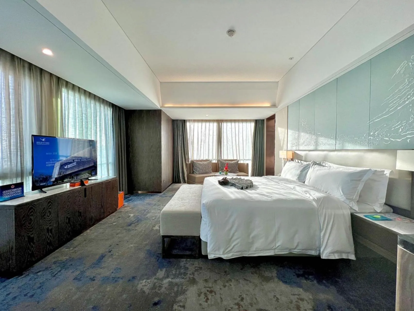 Bed in Beijing Xiamenair Jianianhua Hotel