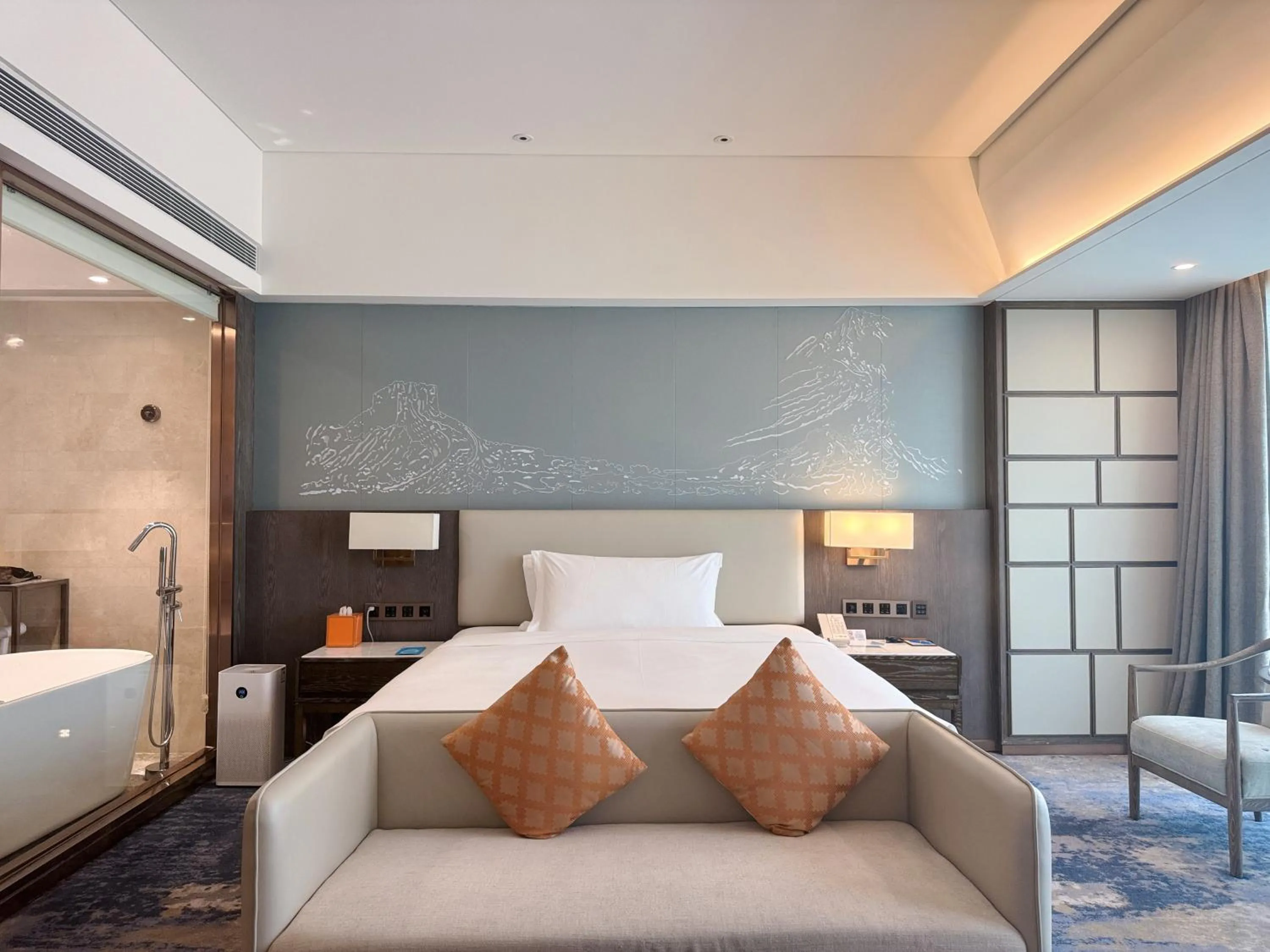 Bed in Beijing Xiamenair Jianianhua Hotel