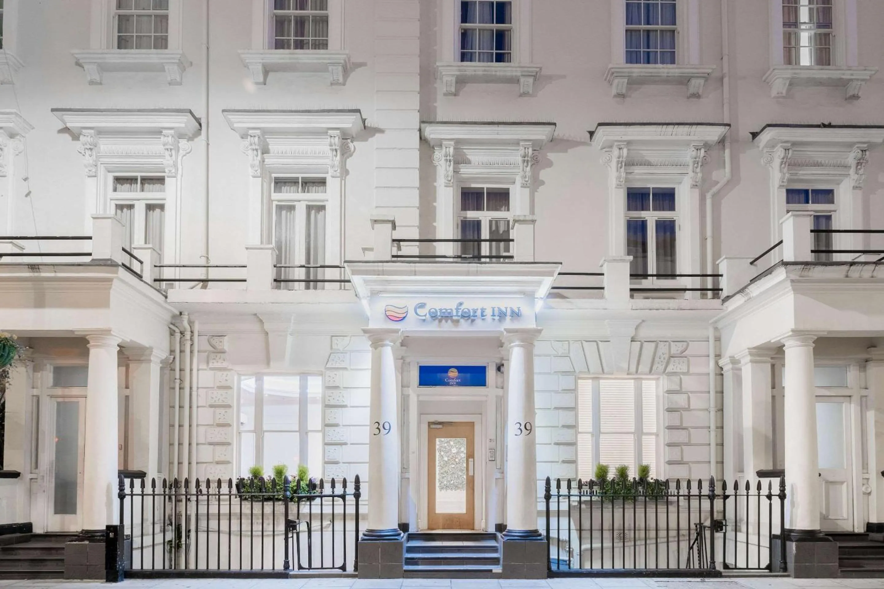 Property Building in Comfort Inn Westminster