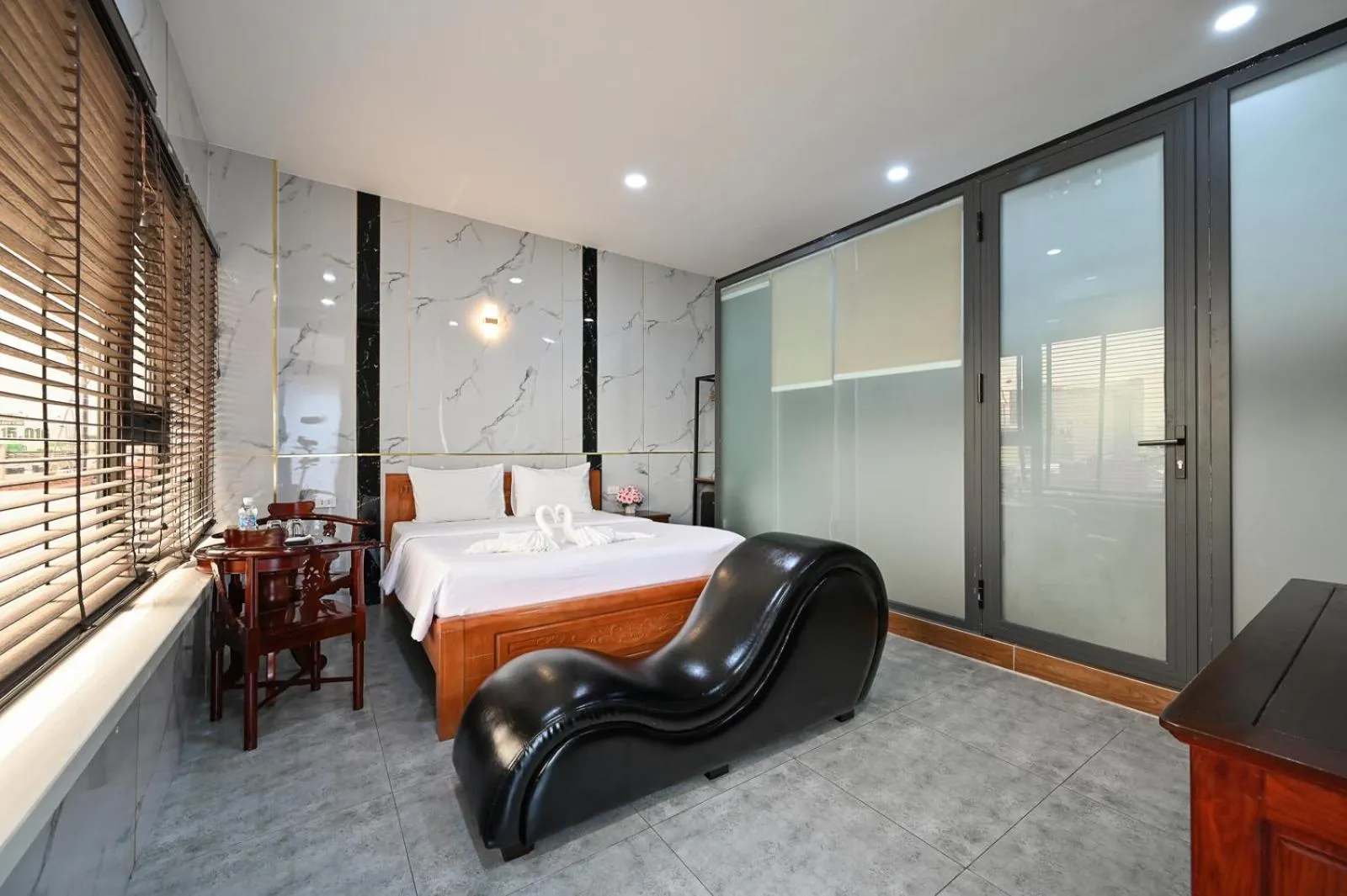 Bedroom, Bed in Red Sun Airport Saigon Hotel