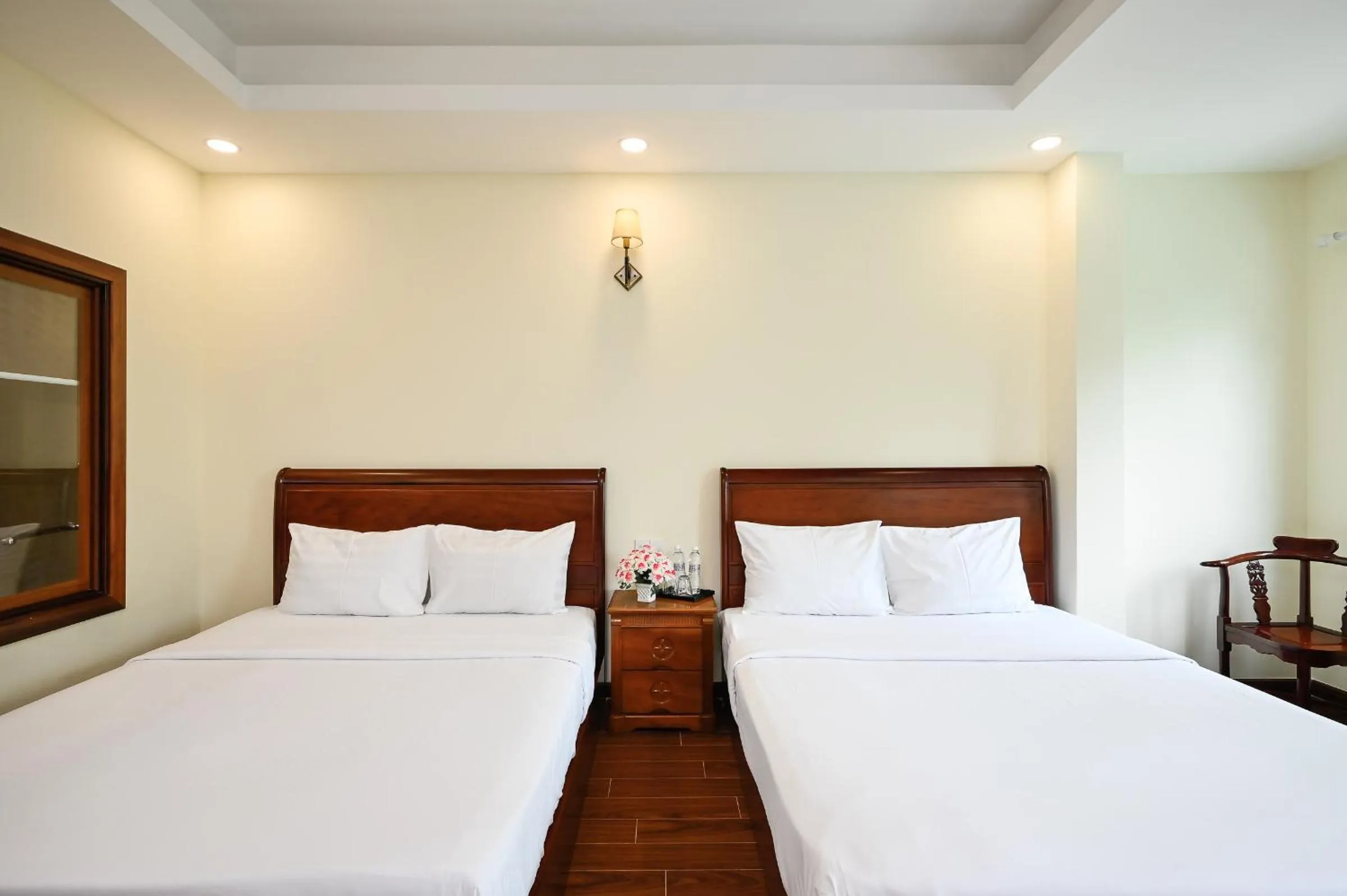 Bed in Red Sun Airport Saigon Hotel