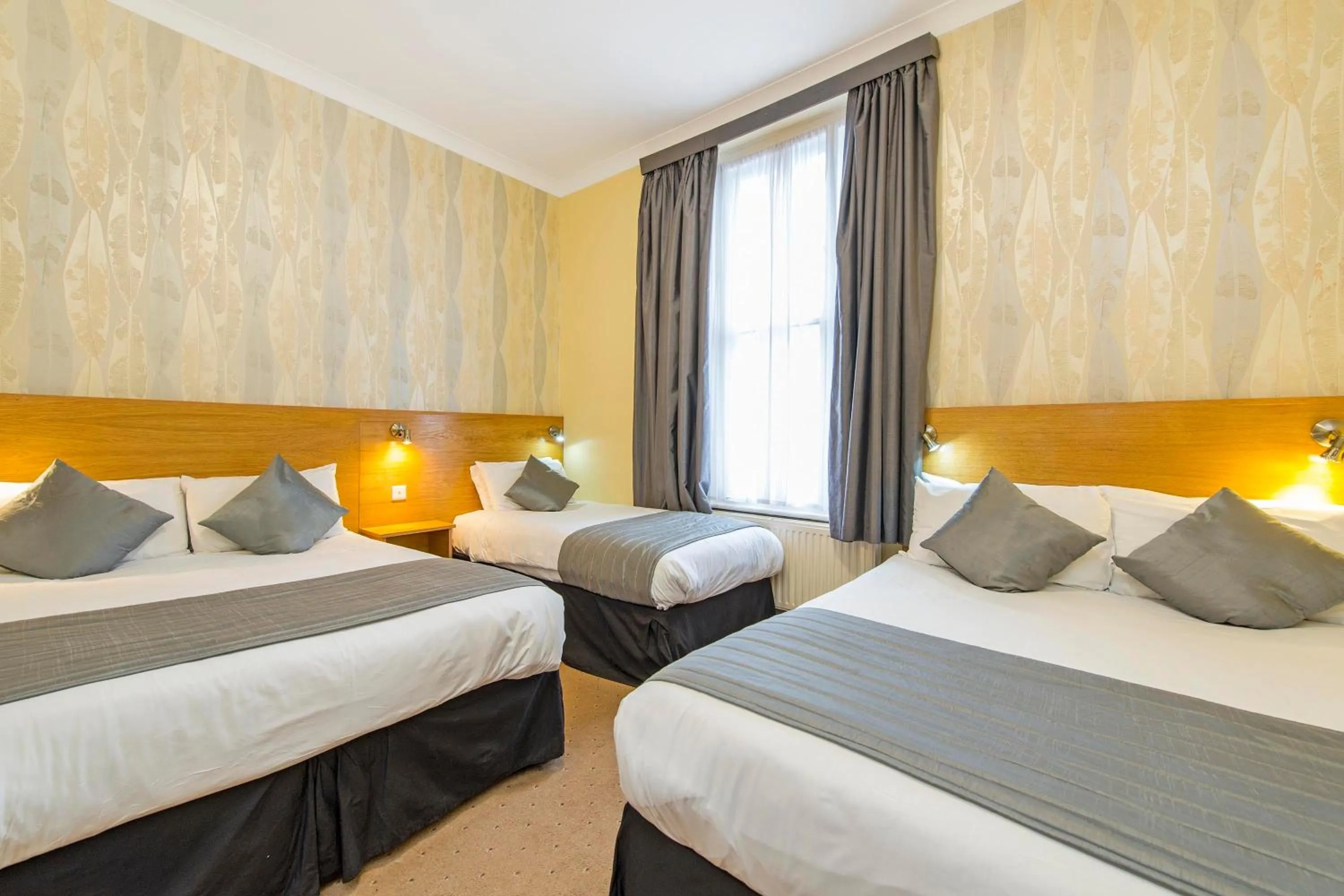 Bedroom, Bed in Lidos Hotel