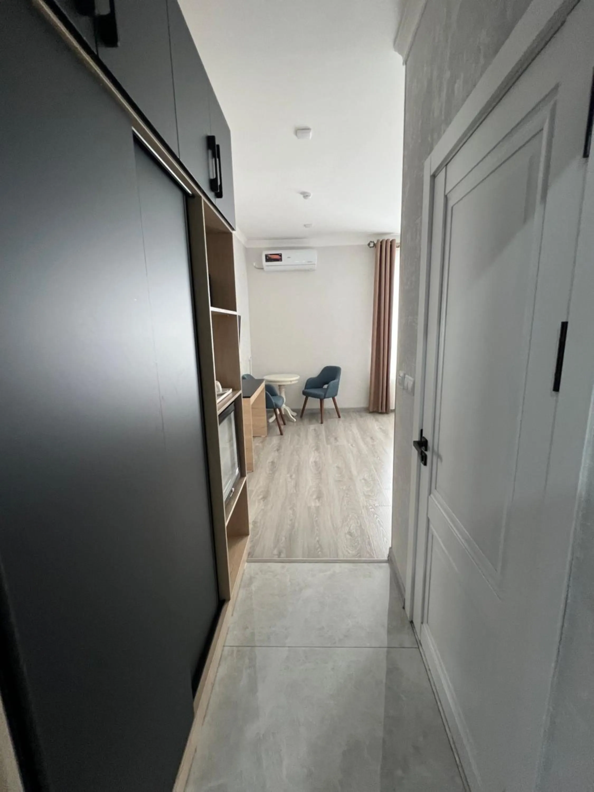 wardrobe in DSF GARDEN HOTEL